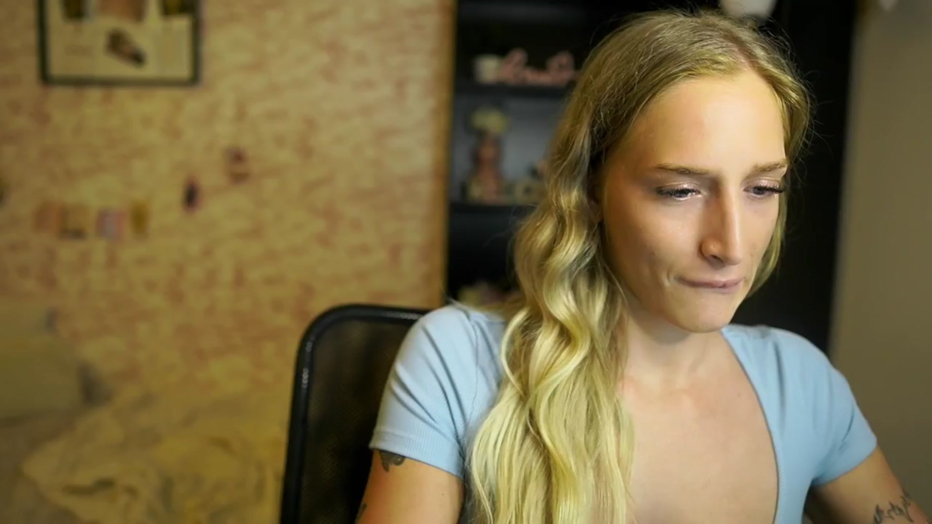 Gallery image thumbnail from NicoletteShea's myfreecams stream on, 10/19/2025, 18:15 image 15 of 20