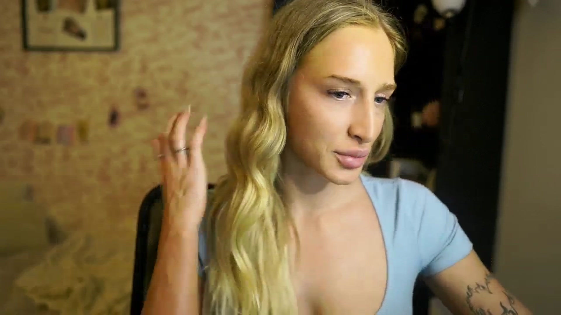 Gallery image thumbnail from NicoletteShea's myfreecams stream on, 10/19/2025, 18:15 image 7 of 20