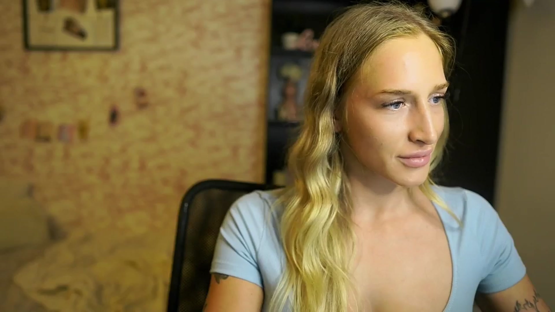 Gallery image thumbnail from NicoletteShea's myfreecams stream on, 10/19/2025, 18:15 image 17 of 20