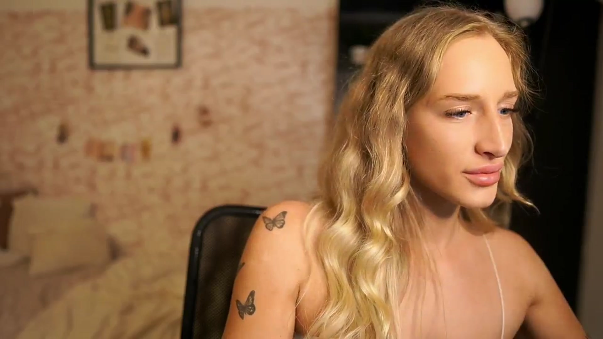 Gallery image thumbnail from NicoletteShea's myfreecams stream on, 10/25/2025, 10:46 image 13 of 20
