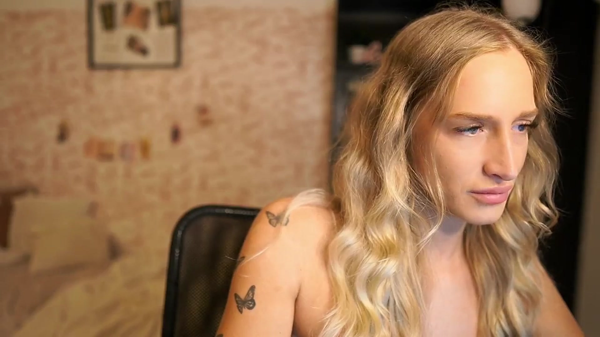 Gallery image thumbnail from NicoletteShea's myfreecams stream on, 10/25/2025, 10:46 image 7 of 20