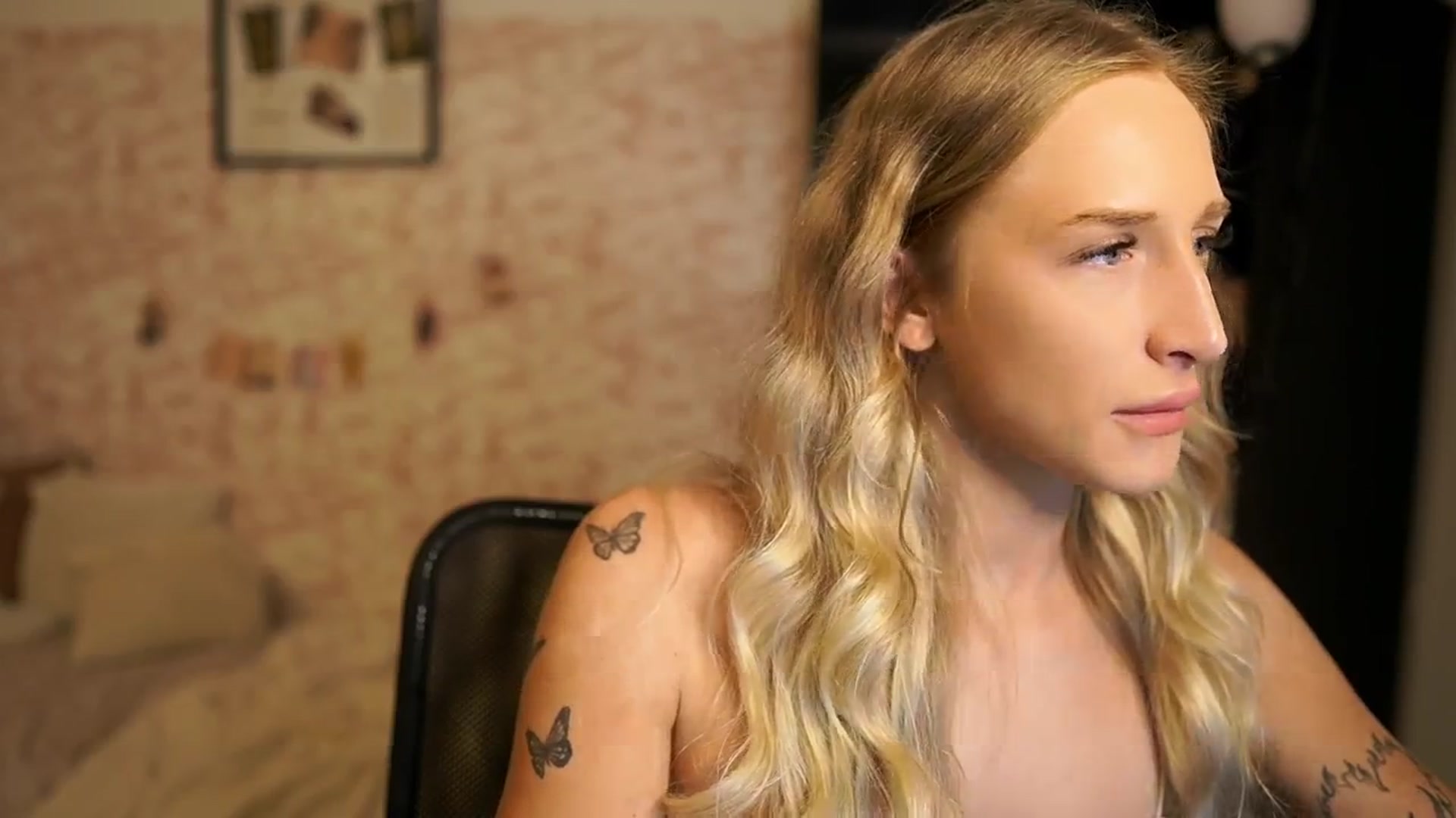Gallery image thumbnail from NicoletteShea's myfreecams stream on, 10/25/2025, 10:46 image 6 of 20