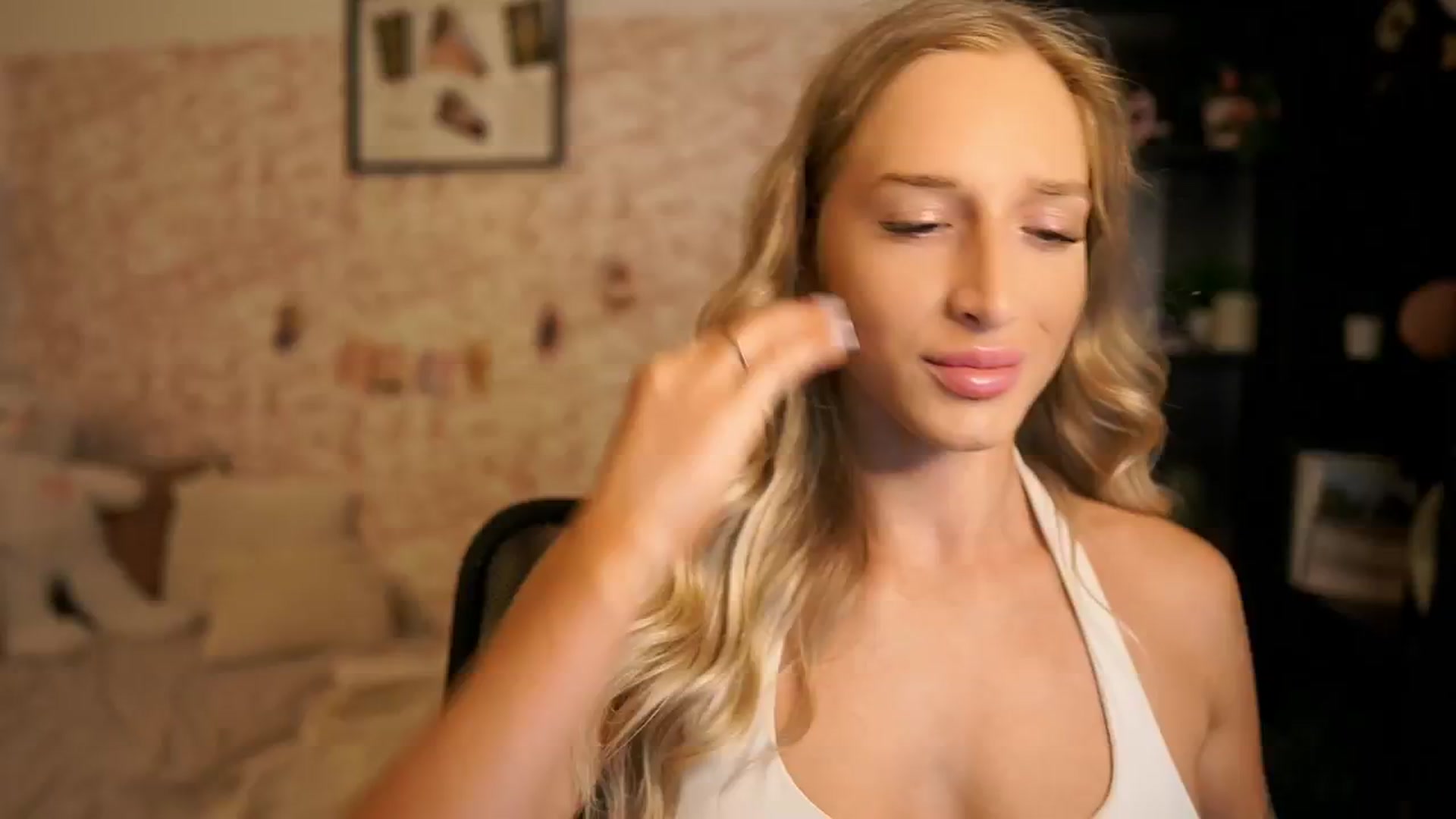 Gallery image thumbnail from NicoletteShea's myfreecams stream on, 10/28/2025, 10:32 image 5 of 20