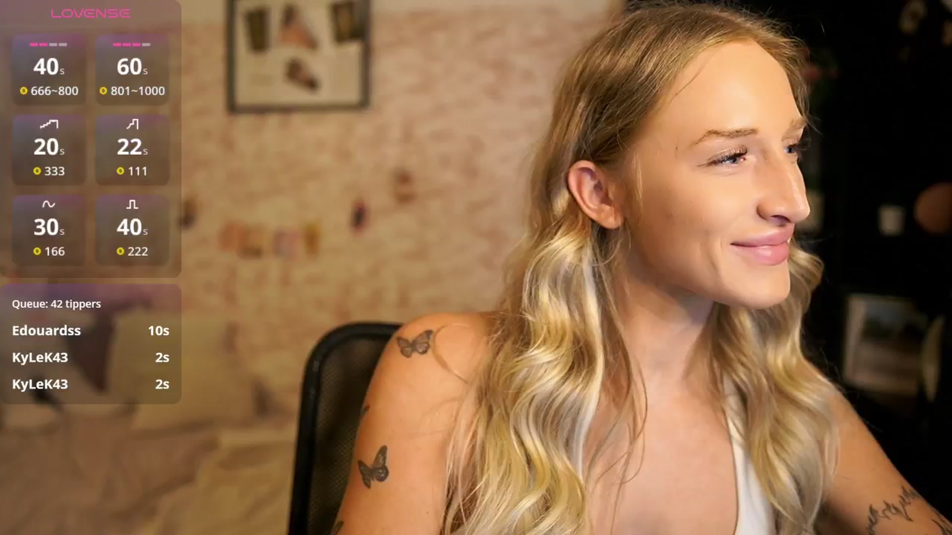 Gallery image thumbnail from NicoletteShea's myfreecams stream on, 10/28/2025, 11:12 image 3 of 20