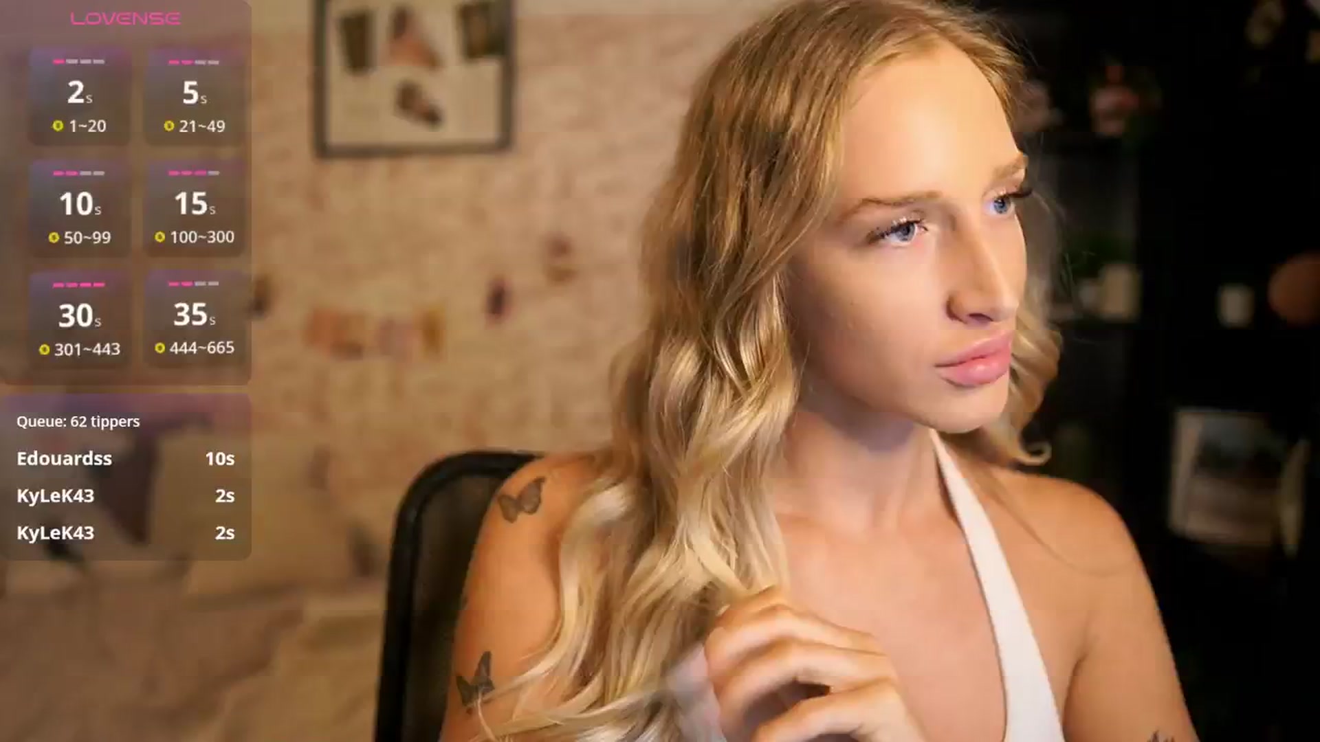 Gallery image thumbnail from NicoletteShea's myfreecams stream on, 10/28/2025, 11:12 image 11 of 20