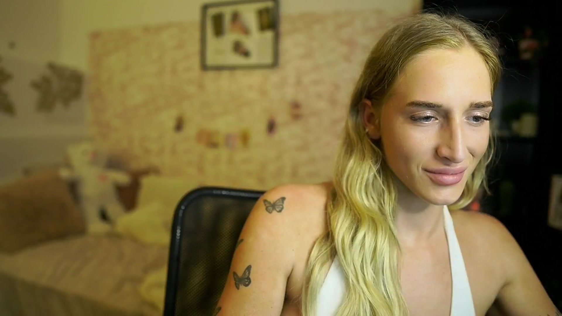 Gallery image thumbnail from NicoletteShea's myfreecams stream on, 10/30/2025, 13:21 image 6 of 20