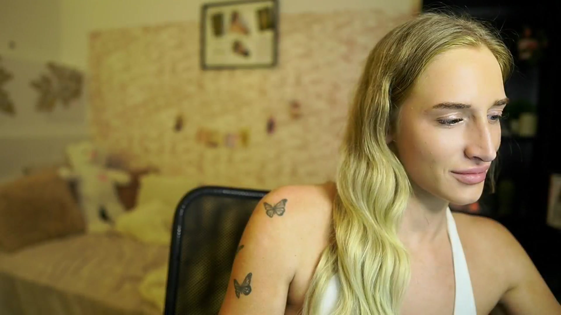 Gallery image thumbnail from NicoletteShea's myfreecams stream on, 10/30/2025, 13:21 image 5 of 20
