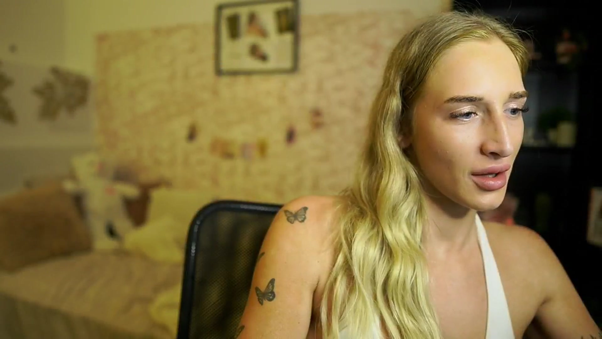 Gallery image thumbnail from NicoletteShea's myfreecams stream on, 10/30/2025, 13:21 image 3 of 20