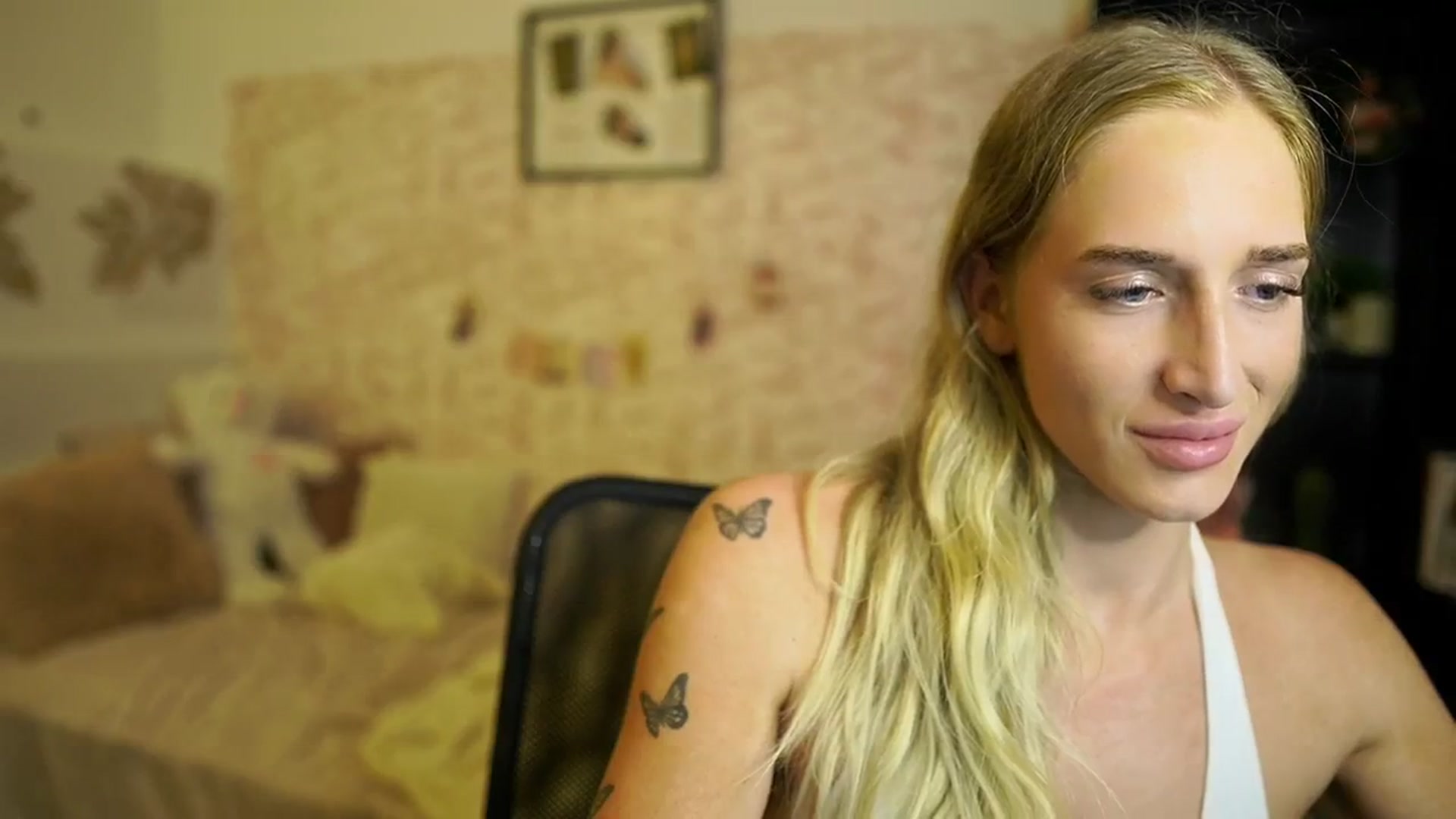 Gallery image thumbnail from NicoletteShea's myfreecams stream on, 10/30/2025, 13:21 image 18 of 20