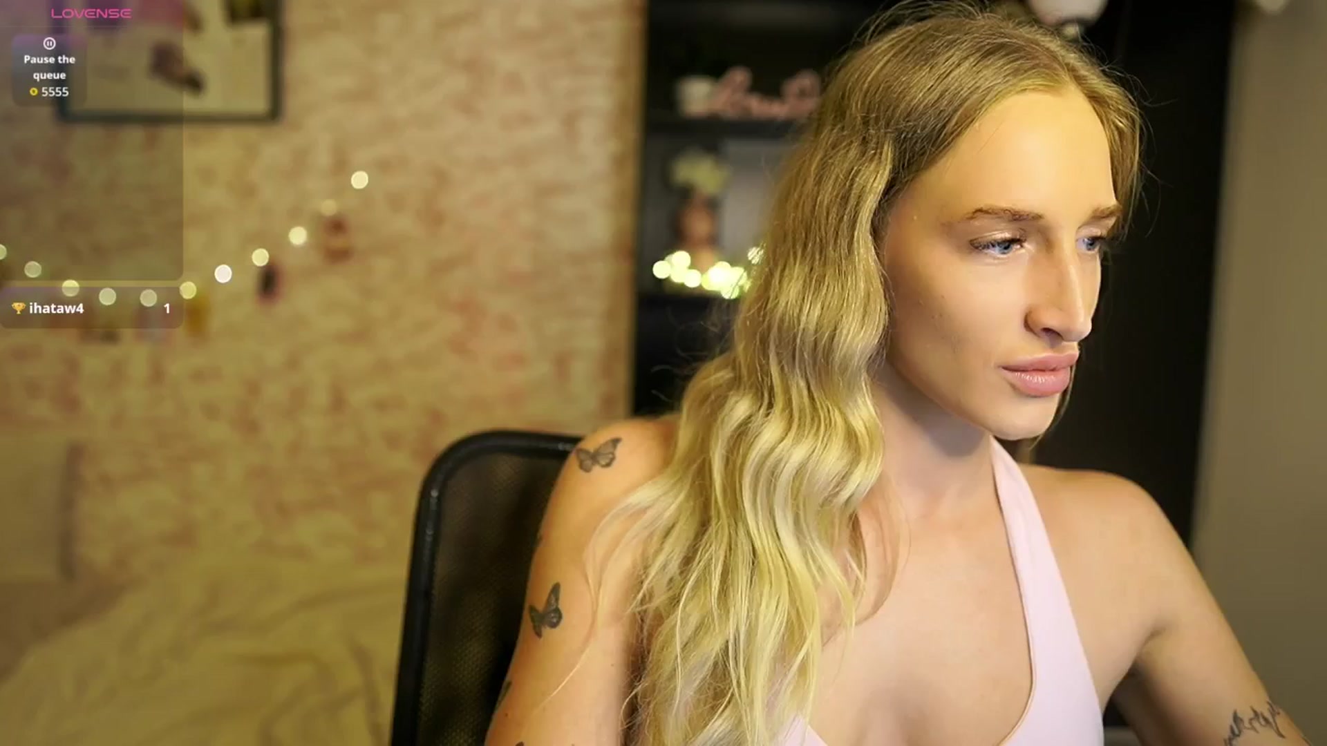 Gallery image thumbnail from NicoletteShea's myfreecams stream on, 11/03/2025, 11:17 image 8 of 20