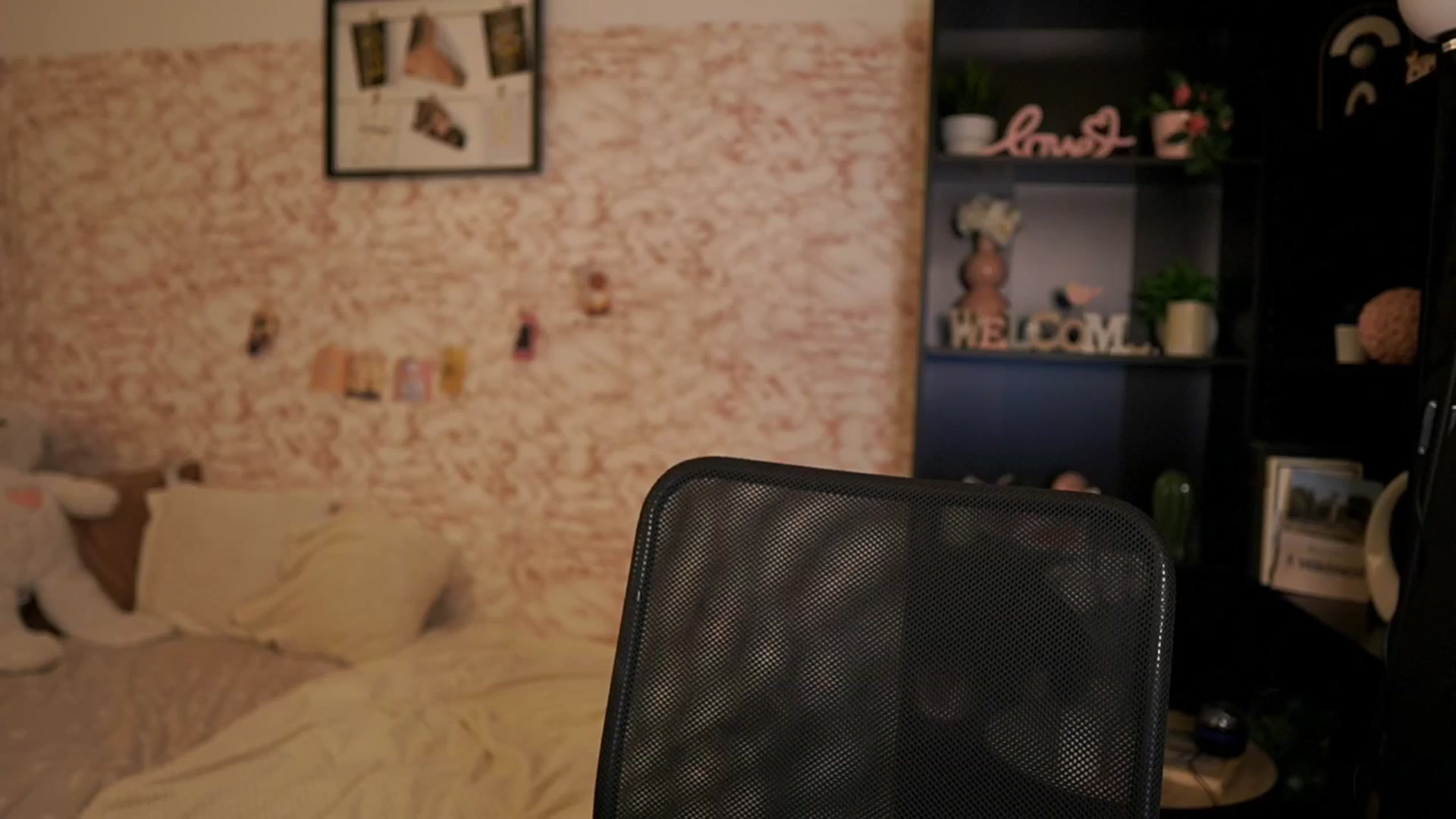 Gallery image thumbnail from NicoletteShea's myfreecams stream on, 11/07/2025, 18:07 image 17 of 20