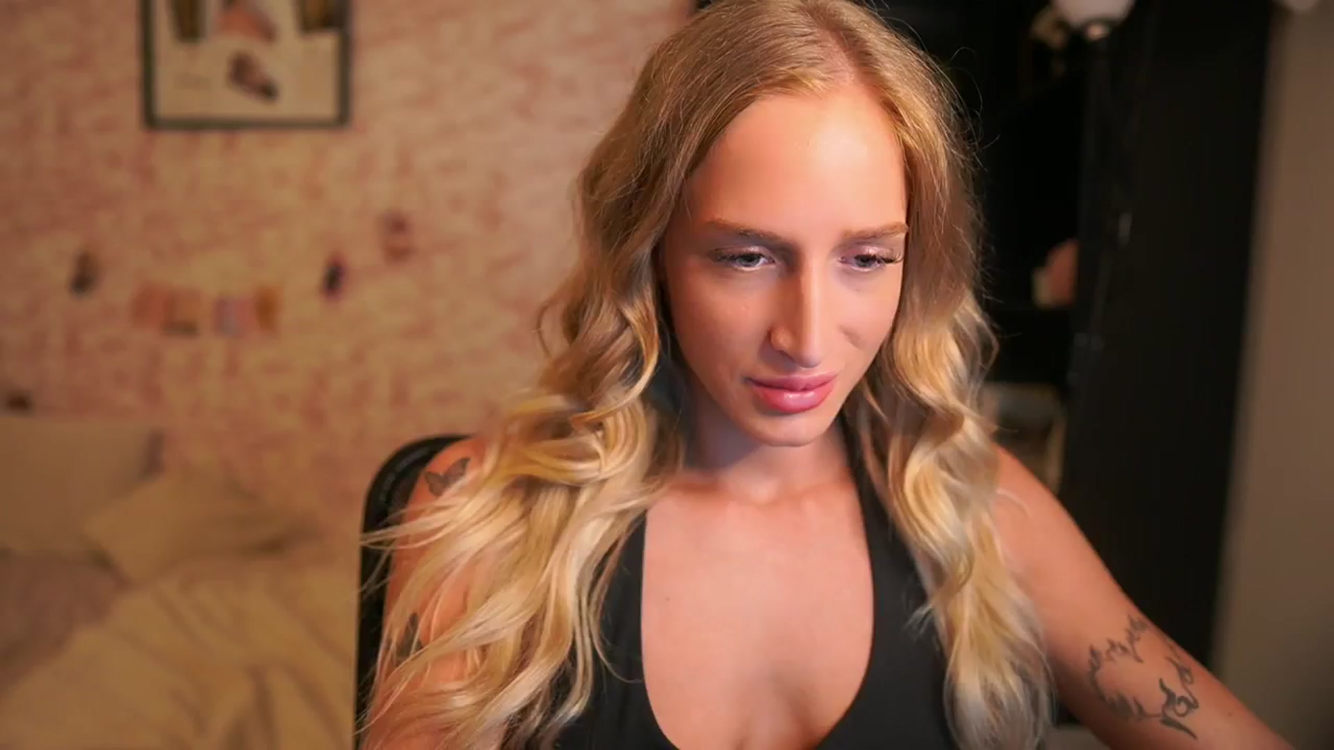 Gallery image thumbnail from NicoletteShea's myfreecams stream on, 11/11/2025, 10:56 image 12 of 20