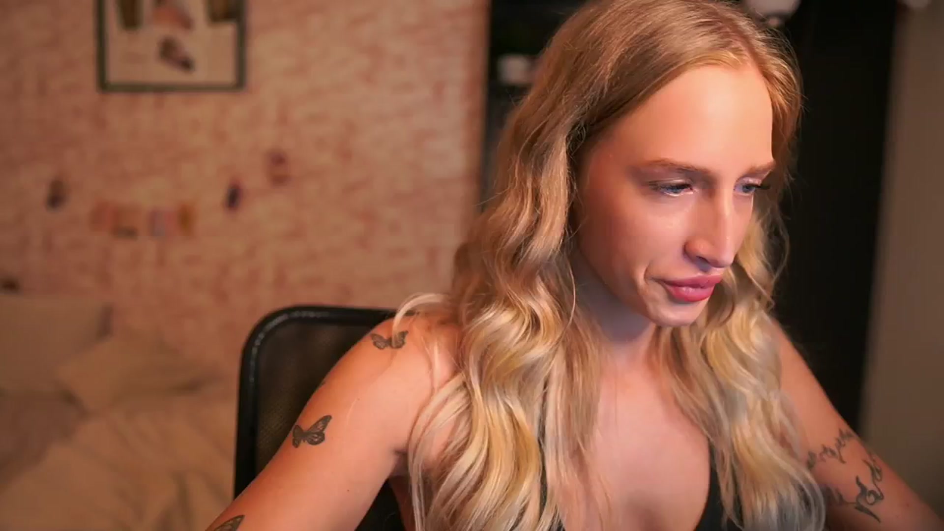 Gallery image thumbnail from NicoletteShea's myfreecams stream on, 11/11/2025, 10:56 image 4 of 20