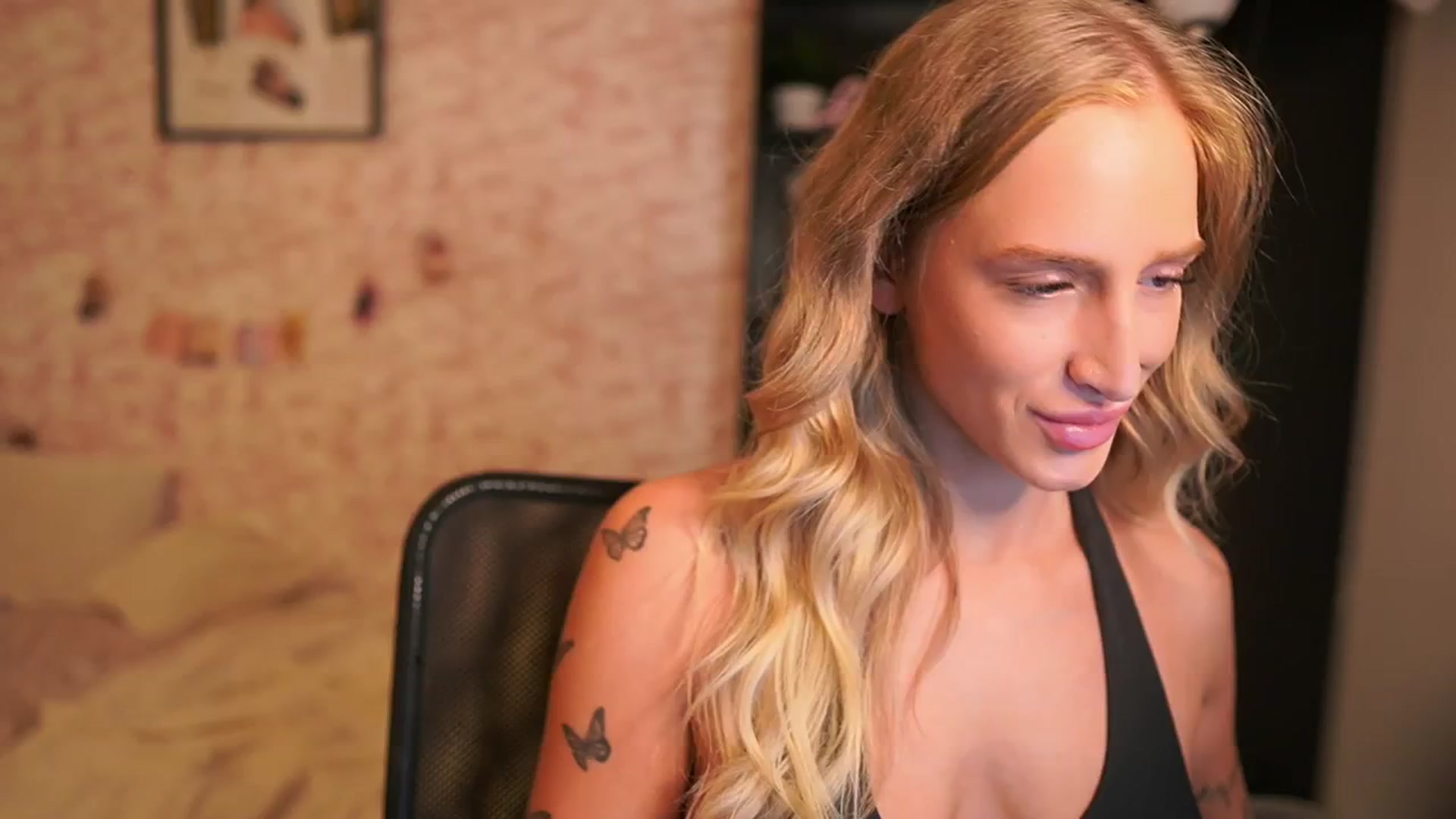 Gallery image thumbnail from NicoletteShea's myfreecams stream on, 11/11/2025, 10:56 image 17 of 20