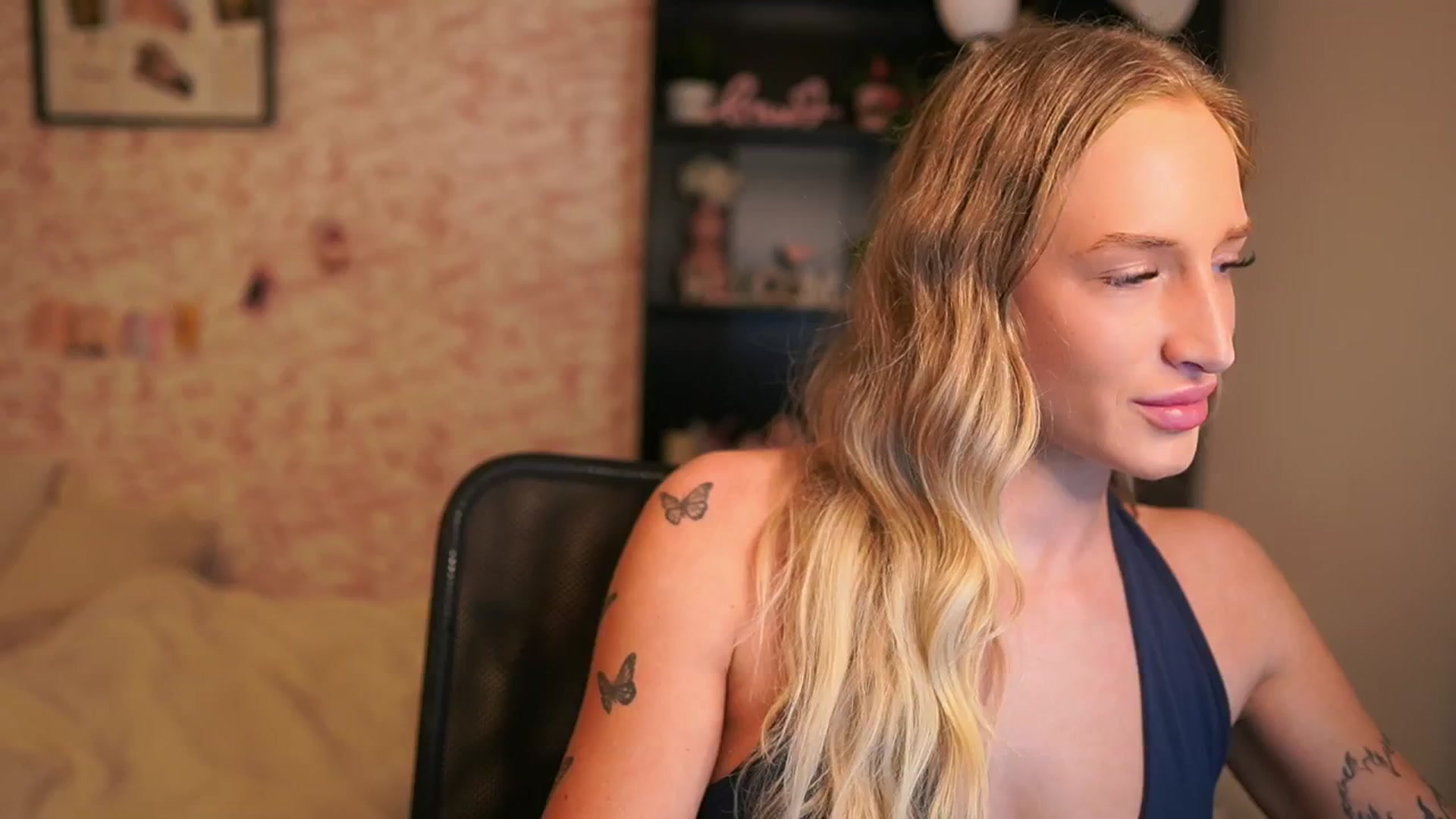 Gallery image thumbnail from NicoletteShea's myfreecams stream on, 11/14/2025, 13:33 image 1 of 20