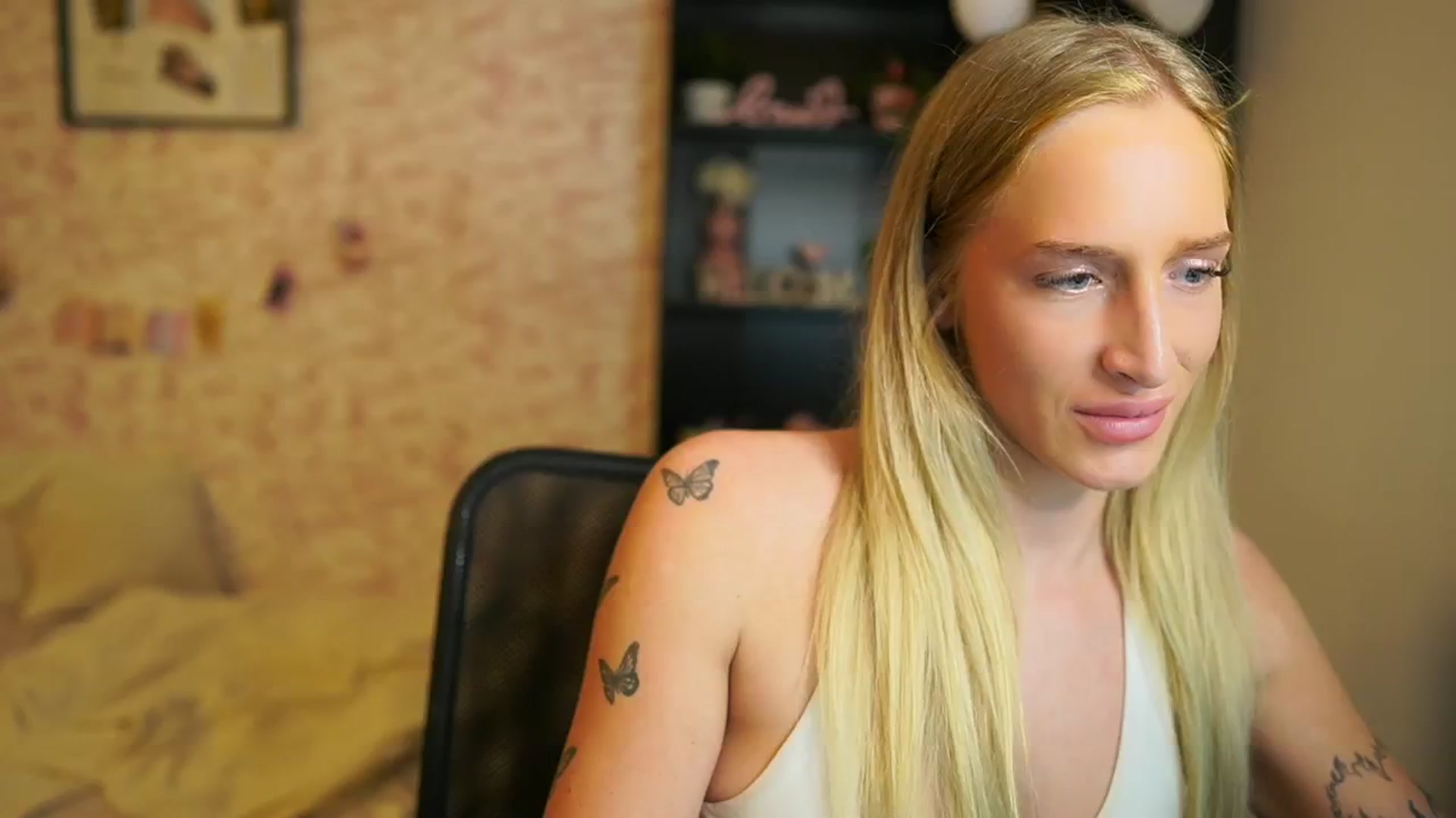 Gallery image thumbnail from NicoletteShea's myfreecams stream on, 11/15/2025, 11:56 image 18 of 20