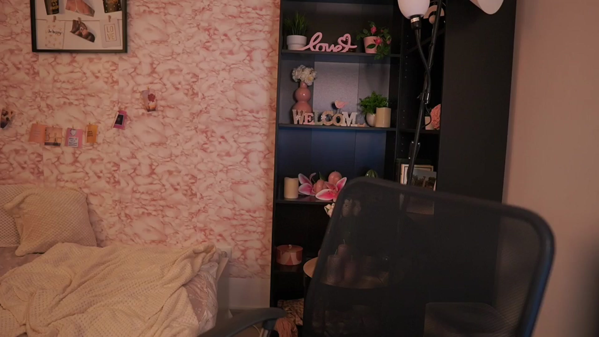 Gallery image thumbnail from NicoletteShea's myfreecams stream on, 11/17/2025, 11:17 image 11 of 20