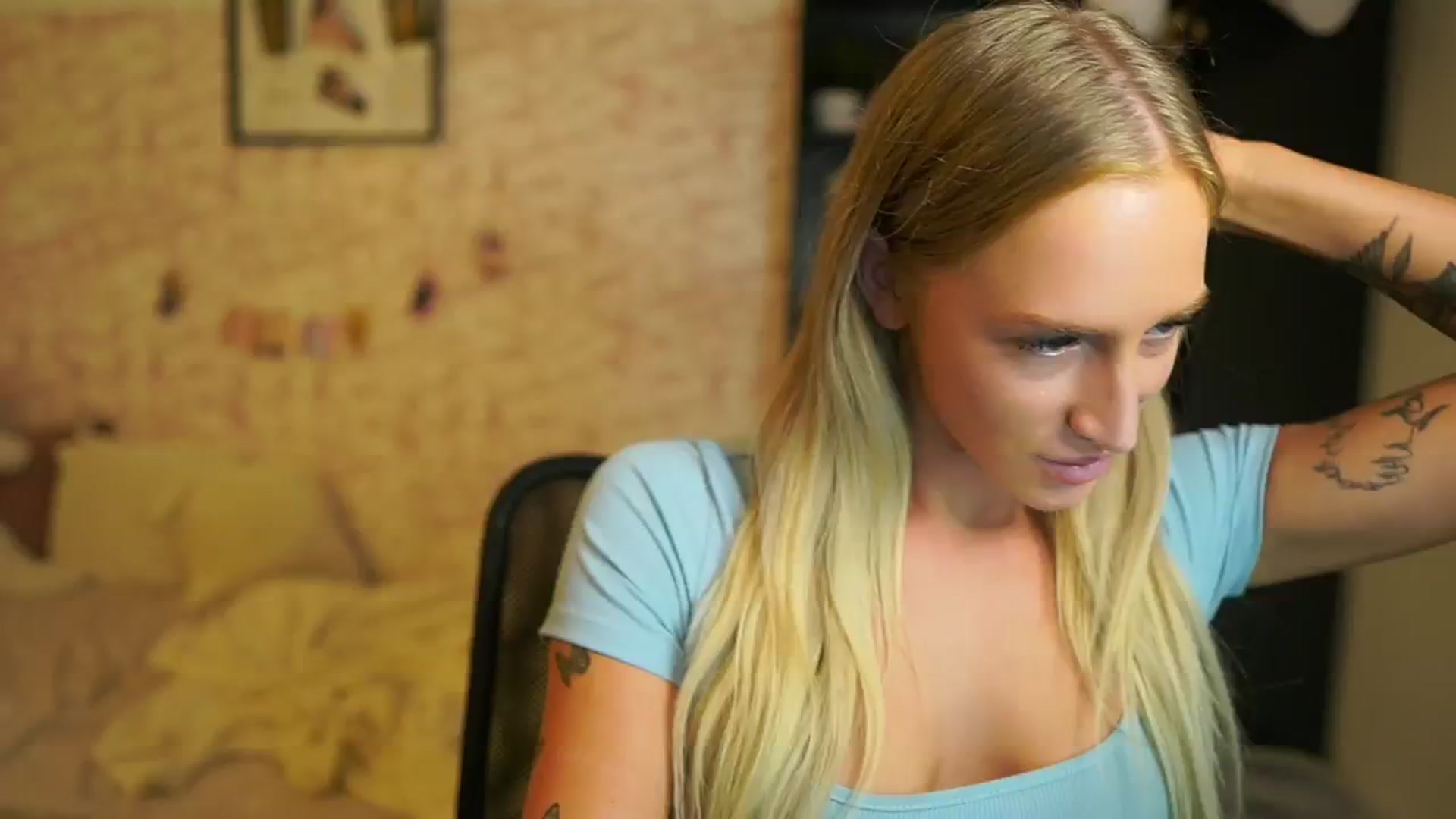 Gallery image thumbnail from NicoletteShea's myfreecams stream on, 11/18/2025, 12:40 image 10 of 20