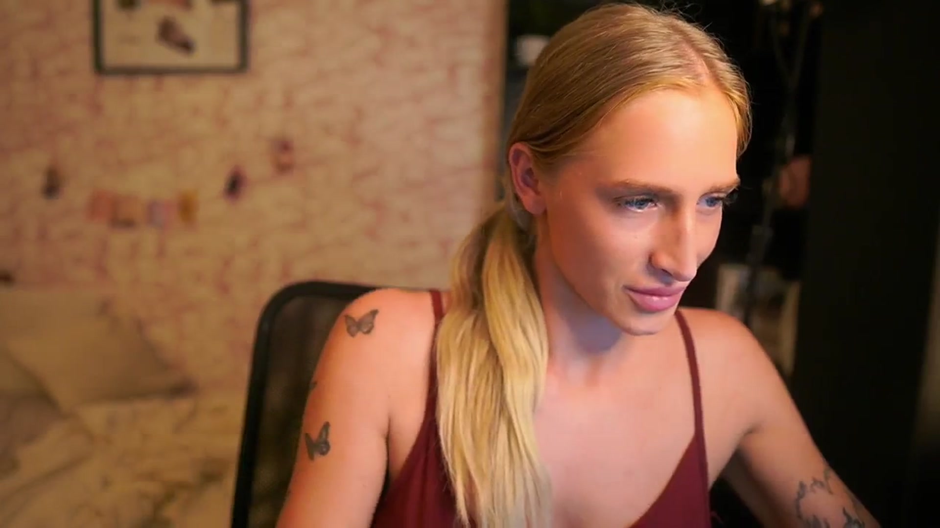 Gallery image thumbnail from NicoletteShea's myfreecams stream on, 11/22/2025, 19:04 image 9 of 20