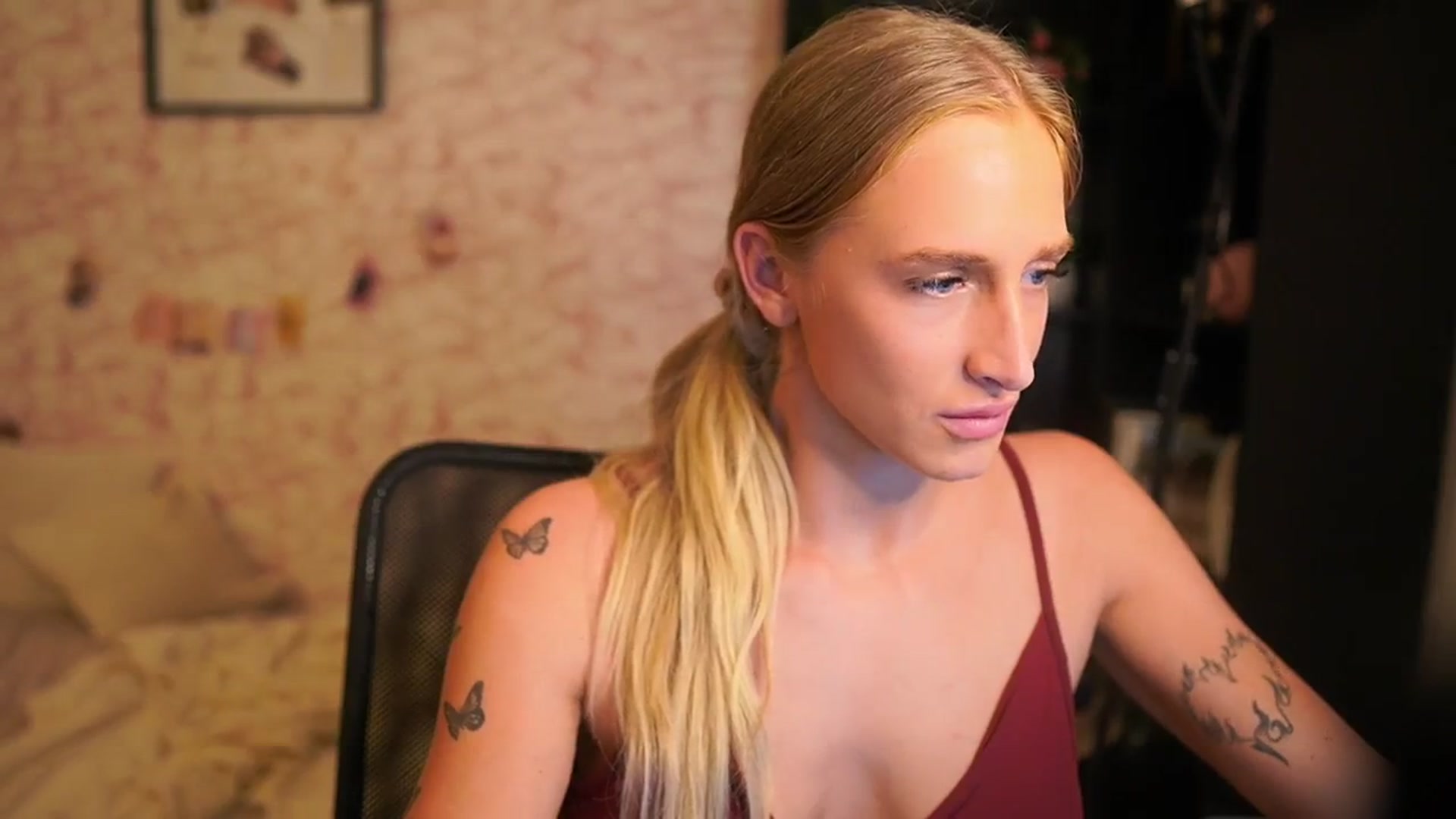 Gallery image thumbnail from NicoletteShea's myfreecams stream on, 11/22/2025, 19:04 image 14 of 20