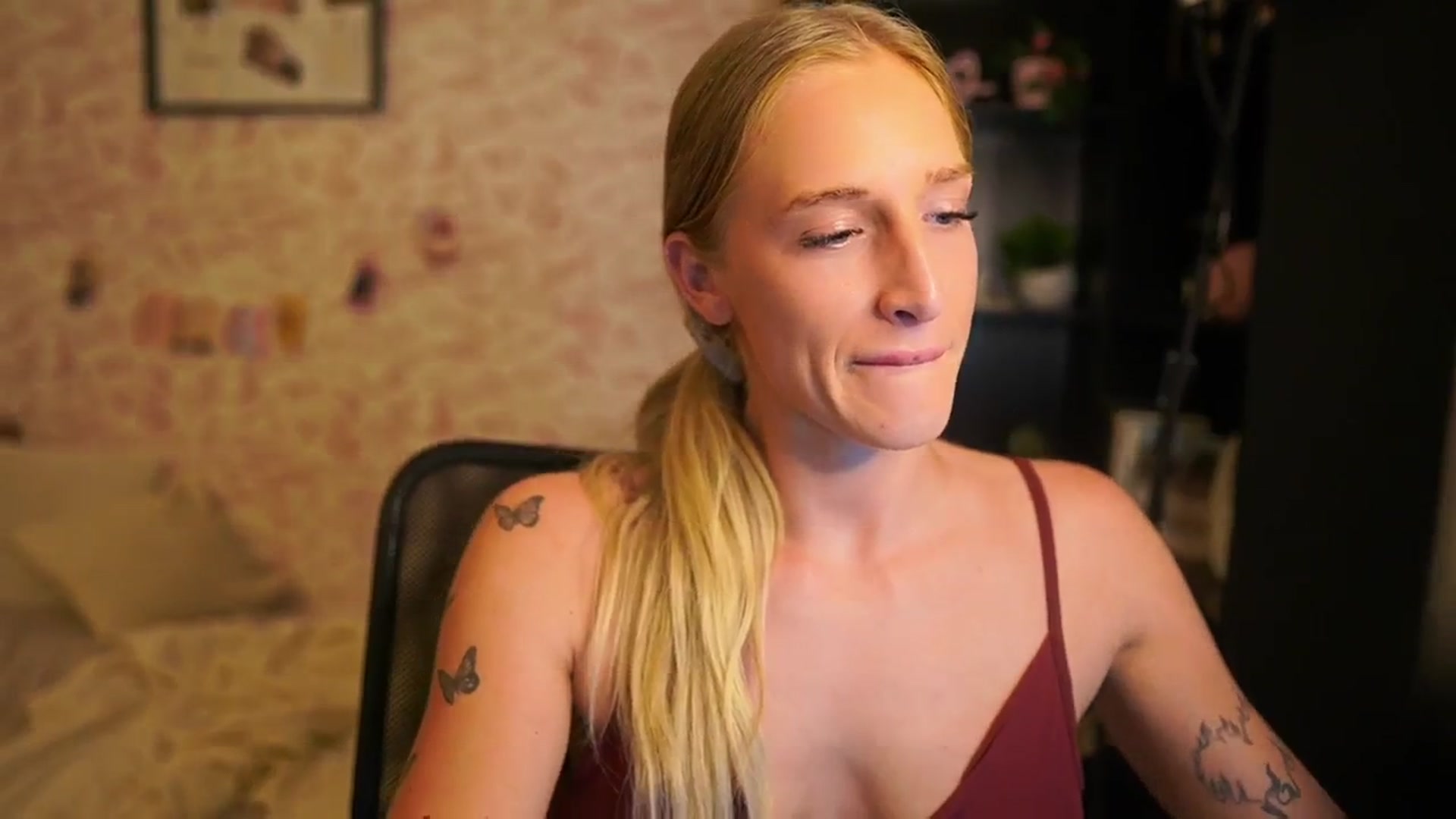 Gallery image thumbnail from NicoletteShea's myfreecams stream on, 11/22/2025, 19:04 image 13 of 20