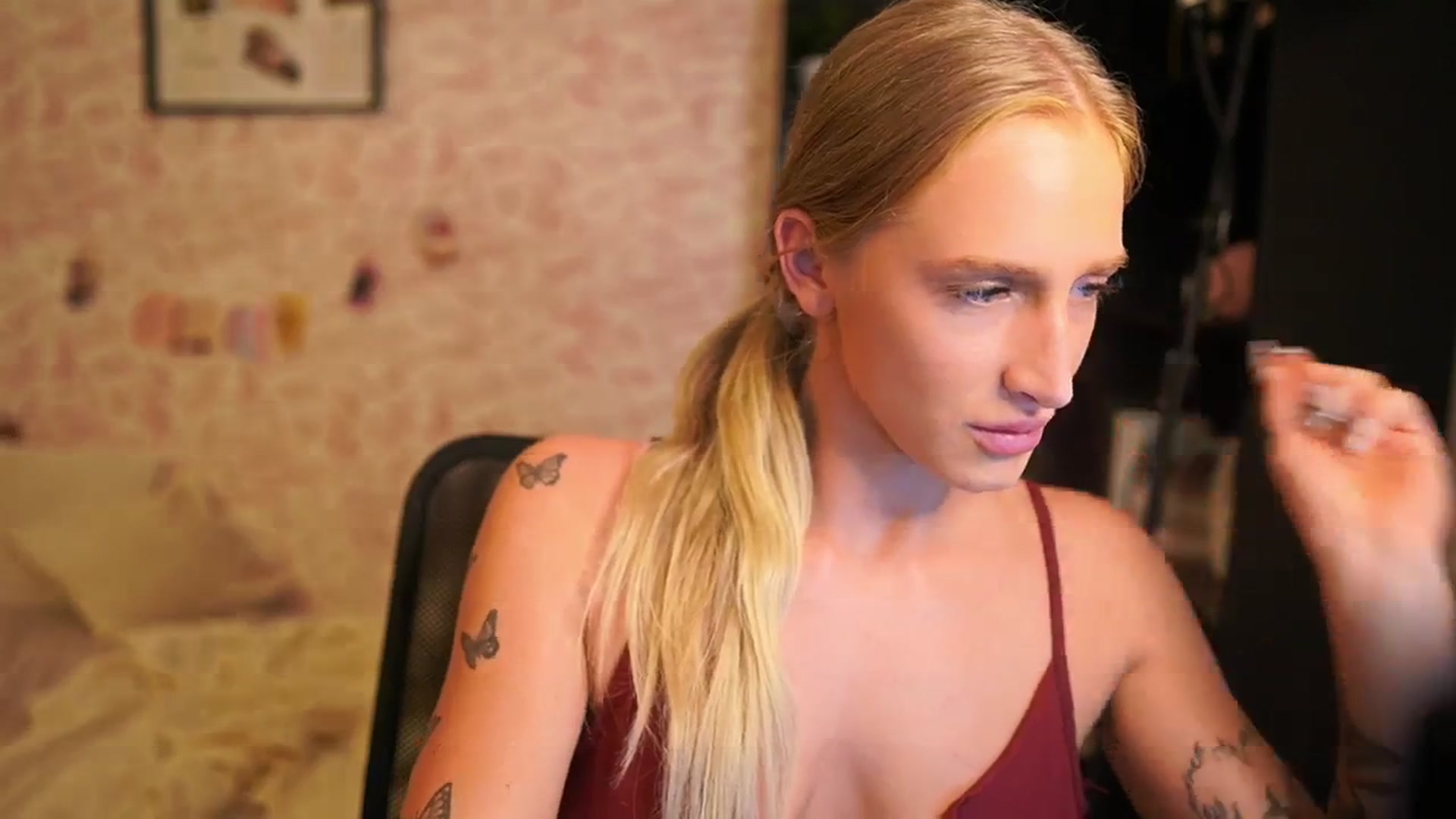 Gallery image thumbnail from NicoletteShea's myfreecams stream on, 11/22/2025, 19:04 image 3 of 20