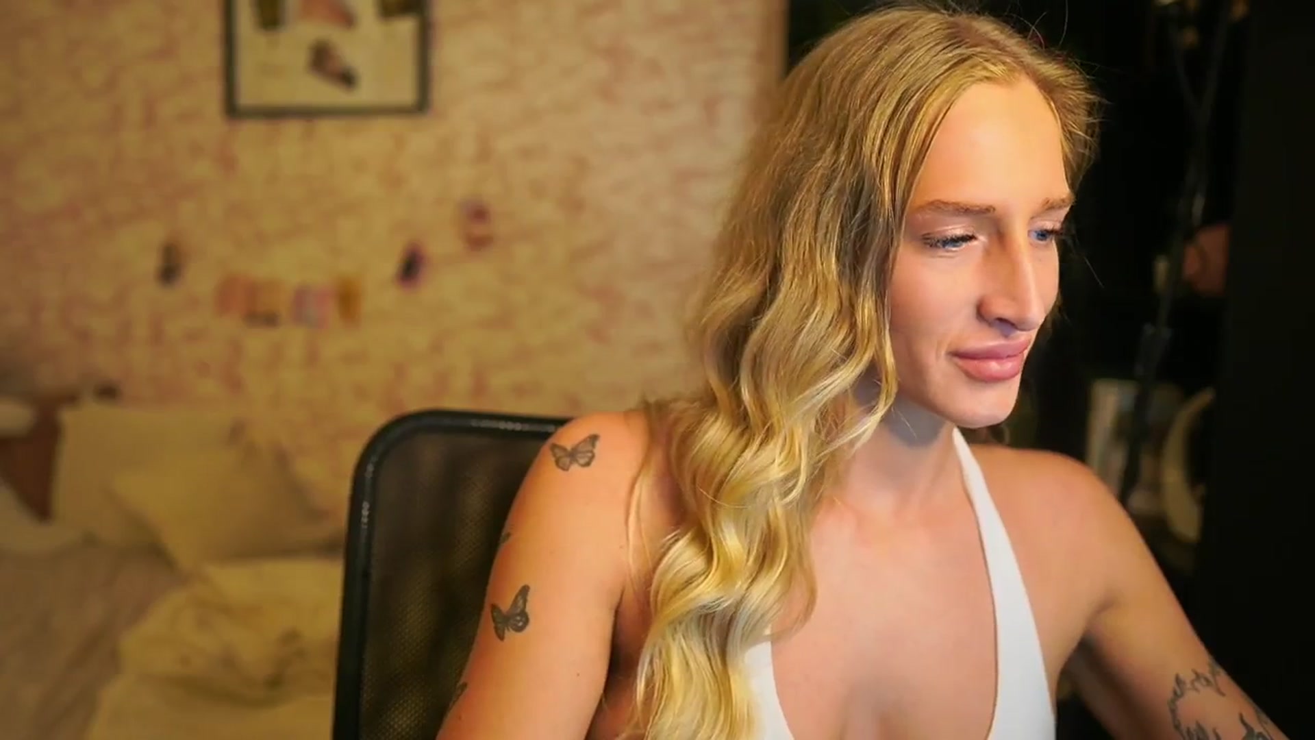 Gallery image thumbnail from NicoletteShea's myfreecams stream on, 11/24/2025, 09:40 image 19 of 20