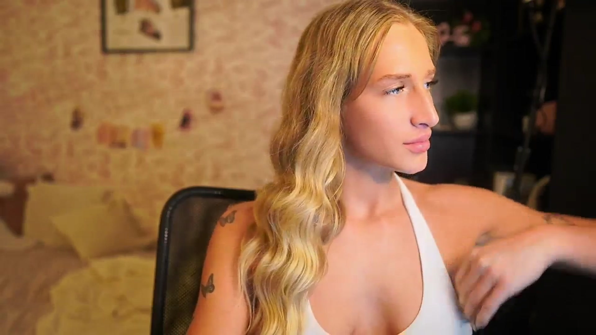 Gallery image thumbnail from NicoletteShea's myfreecams stream on, 11/24/2025, 10:53 image 7 of 20