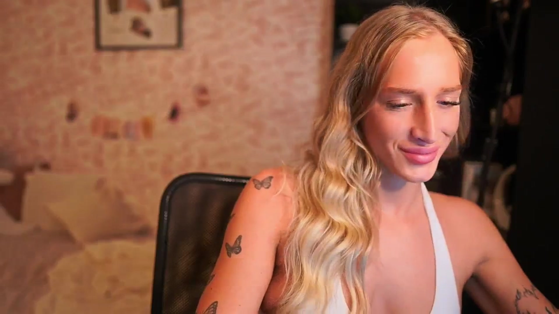 Gallery image thumbnail from NicoletteShea's myfreecams stream on, 11/24/2025, 10:53 image 15 of 20
