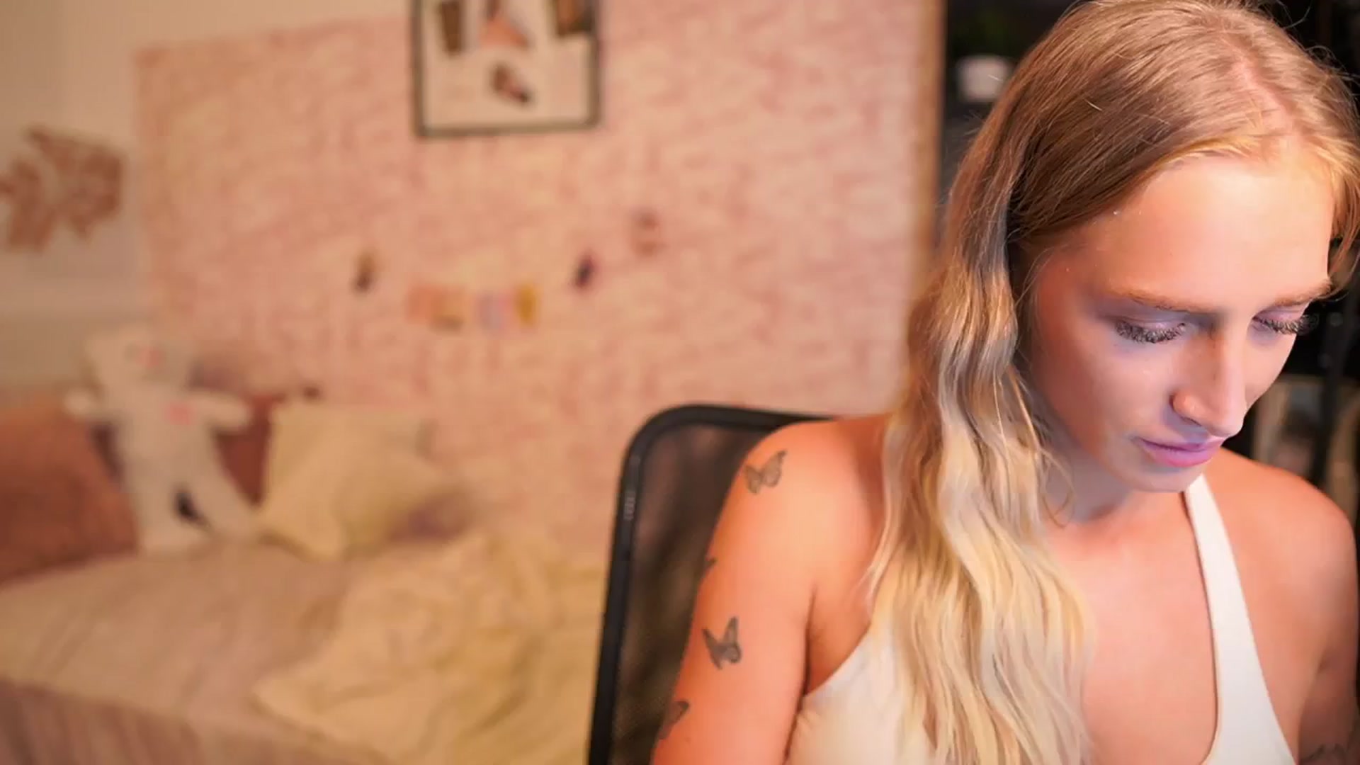Gallery image thumbnail from NicoletteShea's myfreecams stream on, 11/27/2025, 13:07 image 11 of 20
