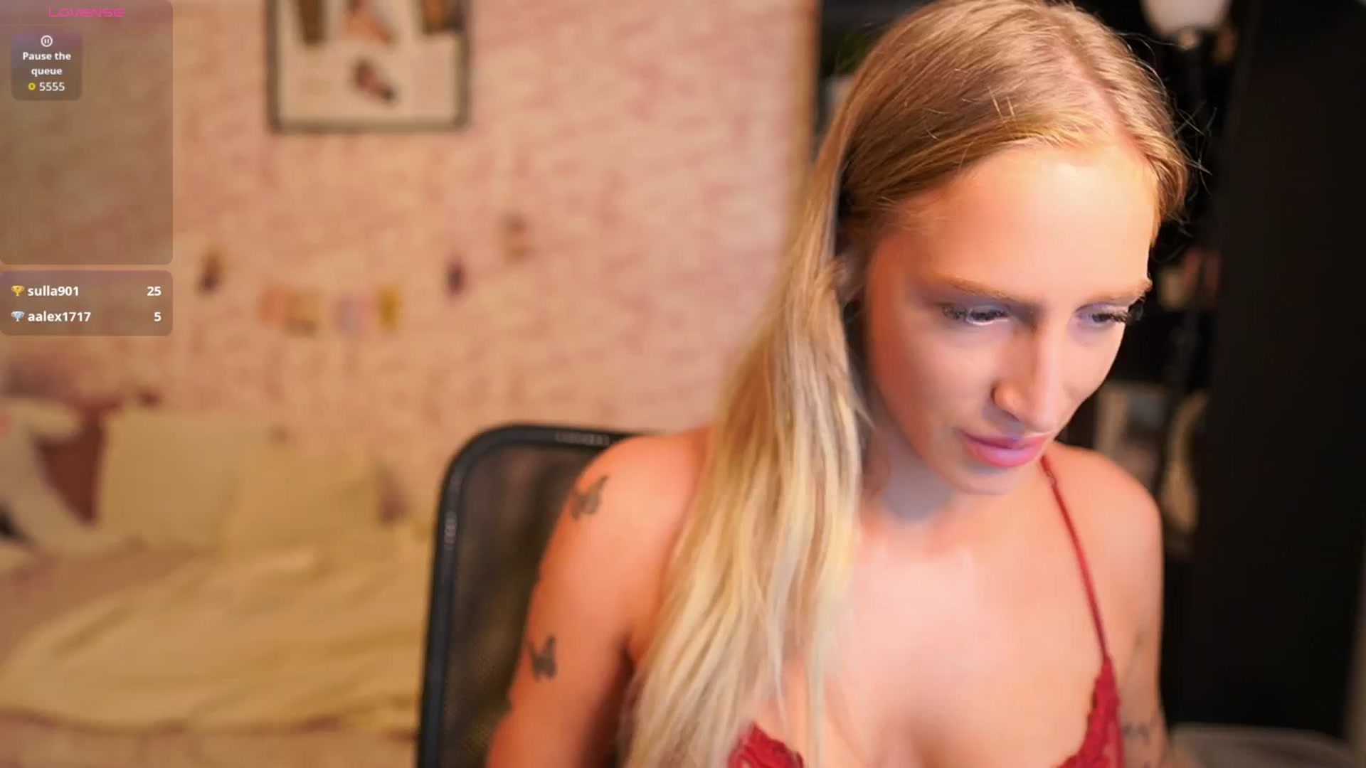 Gallery image thumbnail from NicoletteShea's myfreecams stream on, 12/02/2025, 09:16 image 6 of 20