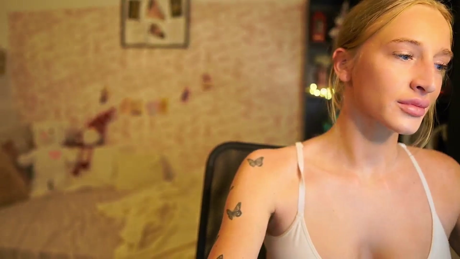 Gallery image thumbnail from NicoletteShea's myfreecams stream on, 12/12/2025, 12:19 image 14 of 20