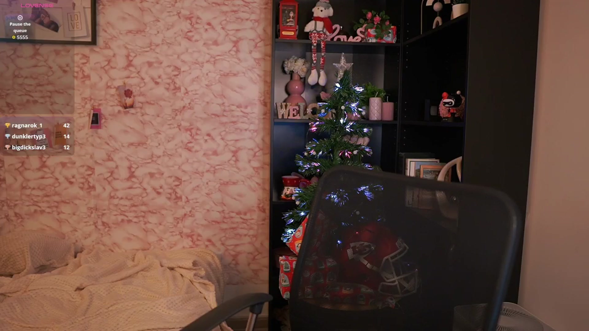 Gallery image thumbnail from NicoletteShea's myfreecams stream on, 12/20/2025, 17:29 image 12 of 20