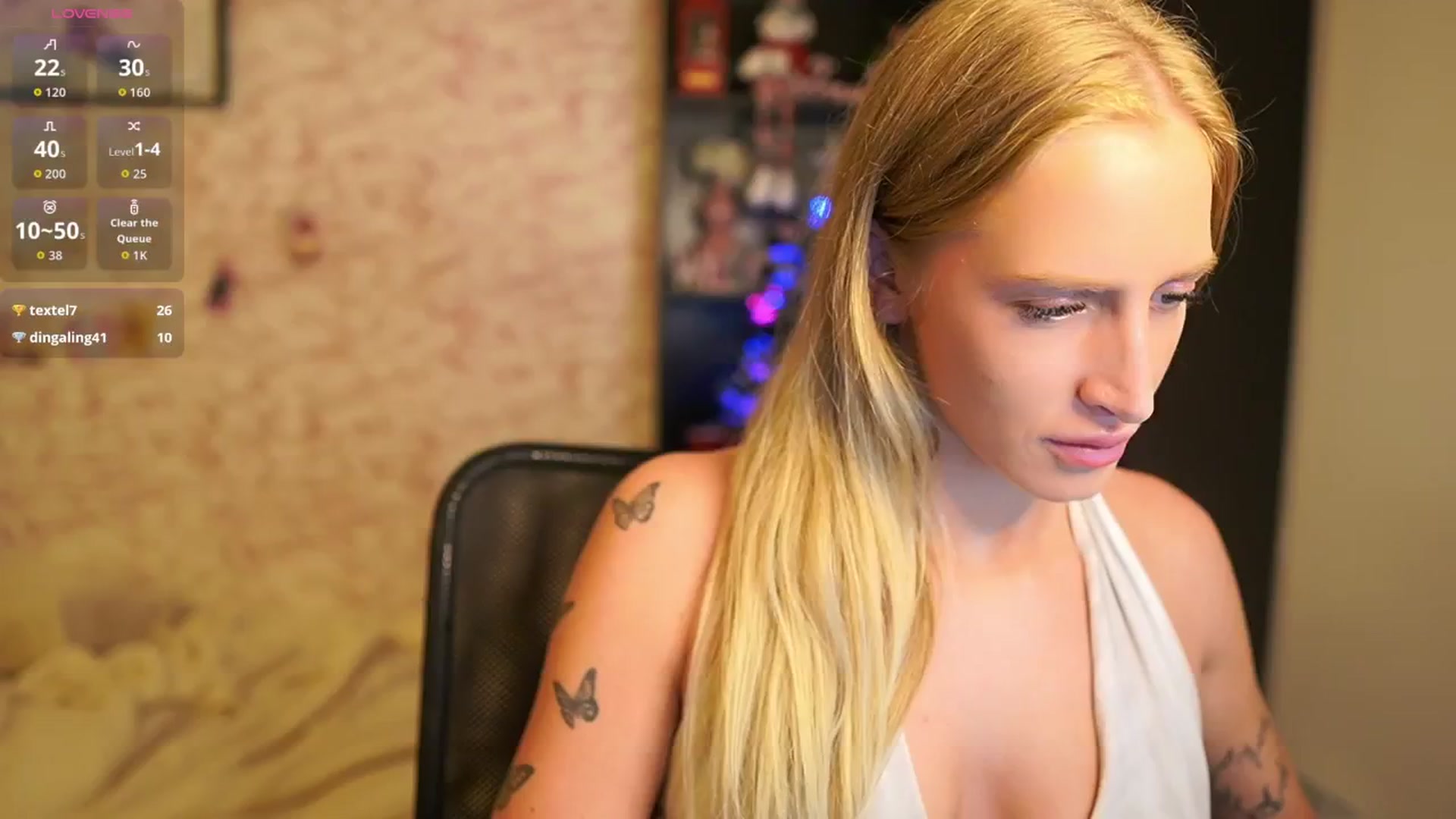 Gallery image thumbnail from NicoletteShea's myfreecams stream on, 12/22/2025, 17:00 image 2 of 20
