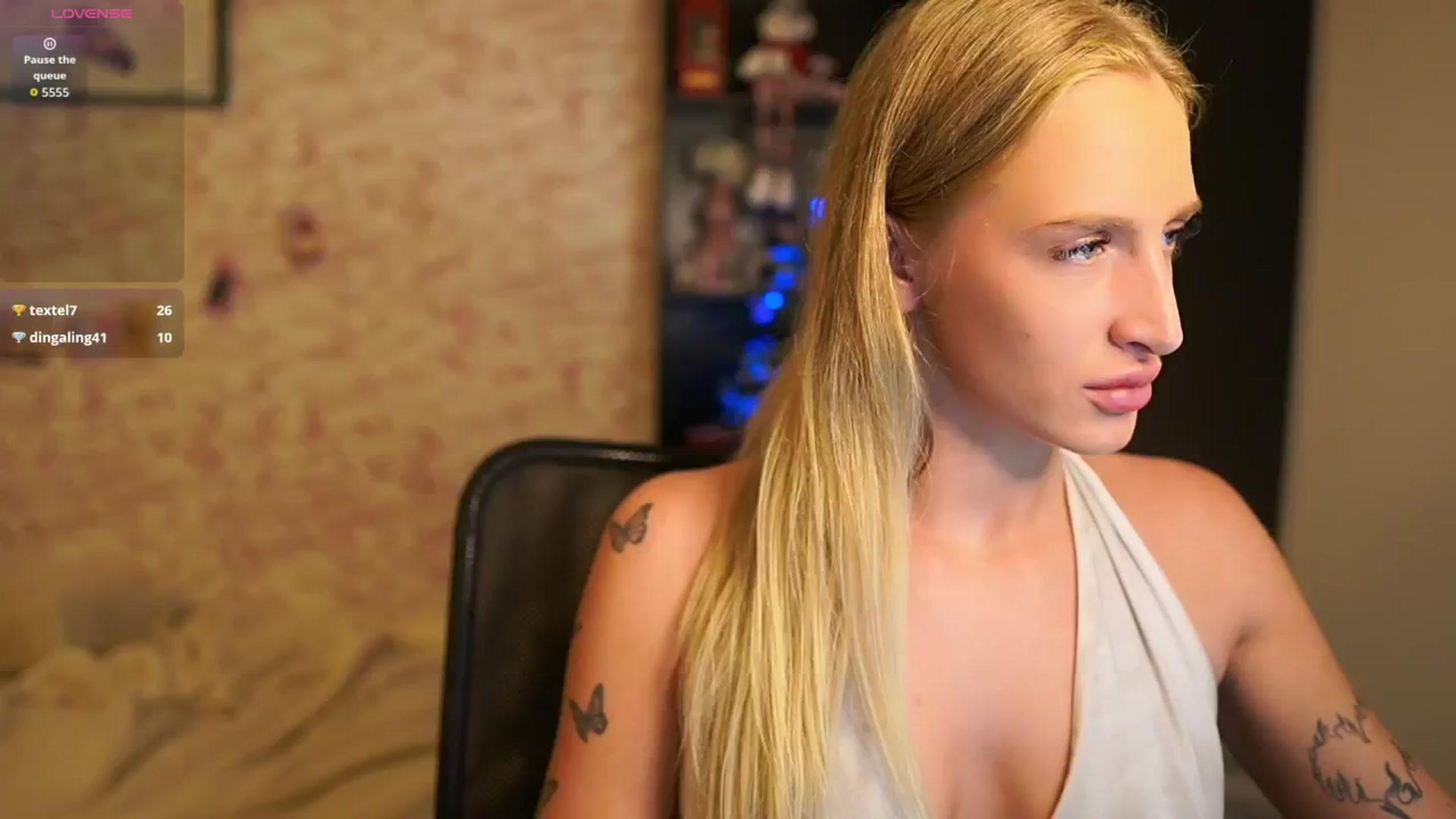 Gallery image thumbnail from NicoletteShea's myfreecams stream on, 12/22/2025, 17:00 image 3 of 20