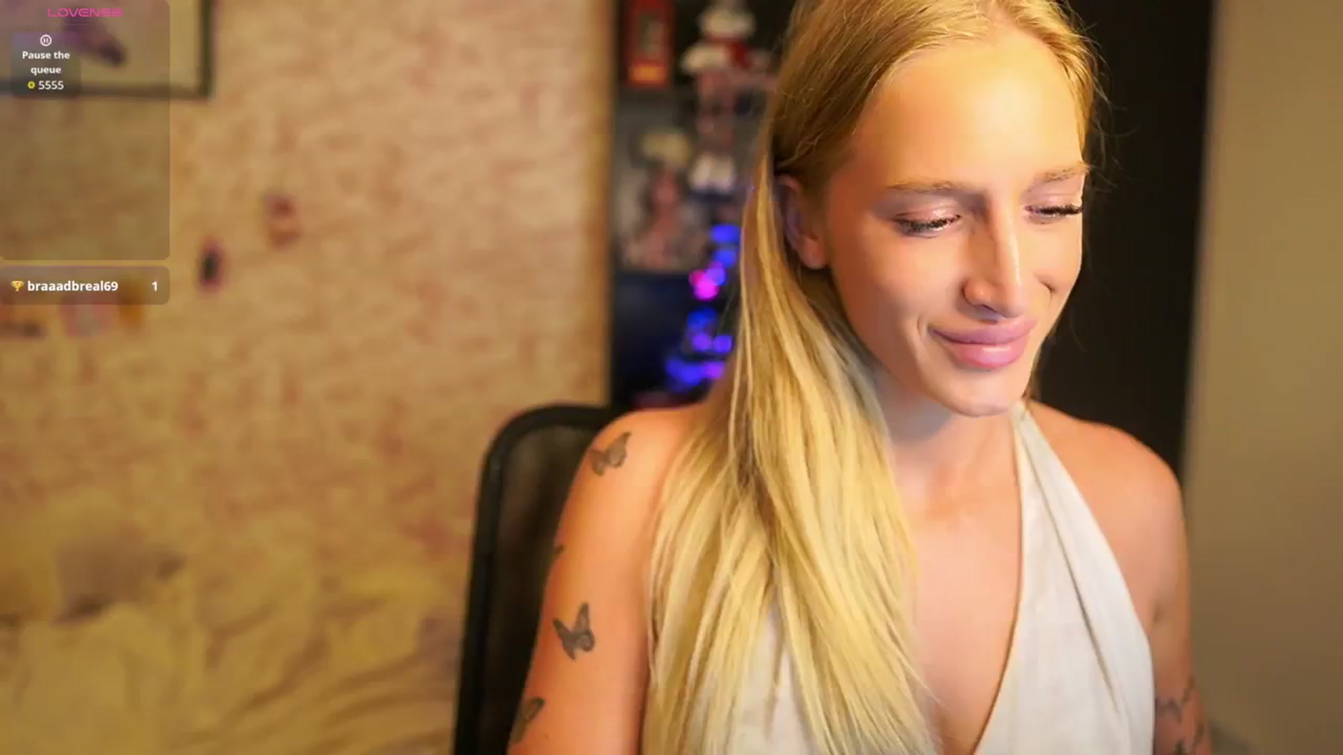Gallery image thumbnail from NicoletteShea's myfreecams stream on, 12/22/2025, 18:51 image 3 of 20