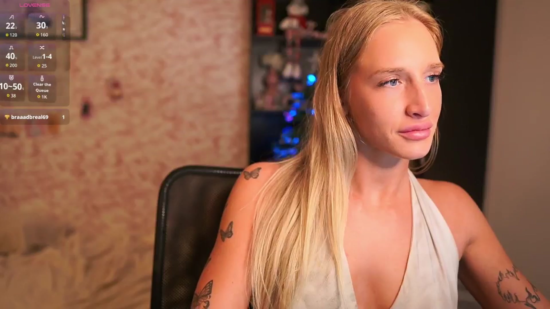 Gallery image thumbnail from NicoletteShea's myfreecams stream on, 12/22/2025, 18:51 image 17 of 20