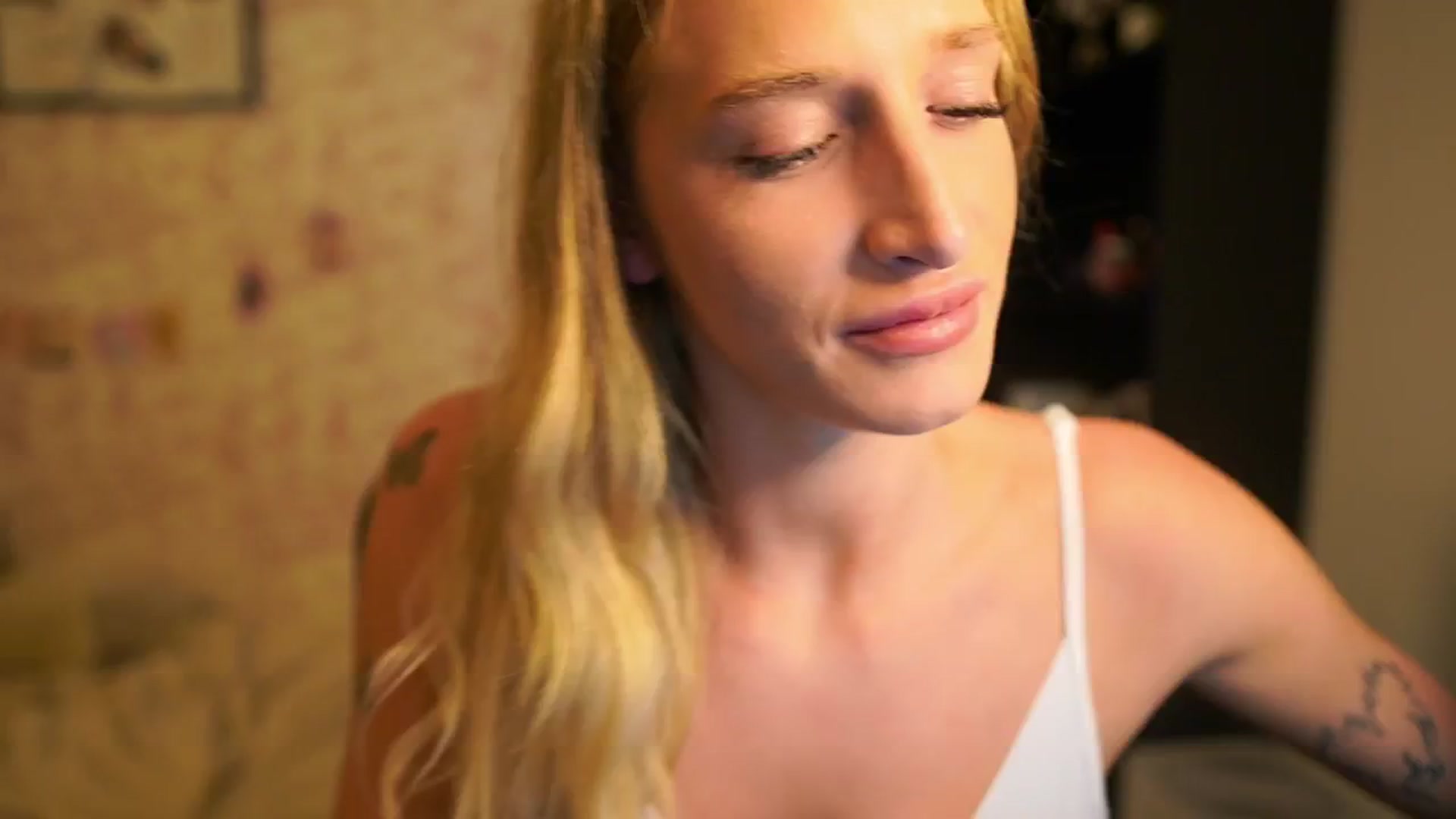 Gallery image thumbnail from NicoletteShea's myfreecams stream on, 12/23/2025, 16:18 image 8 of 20