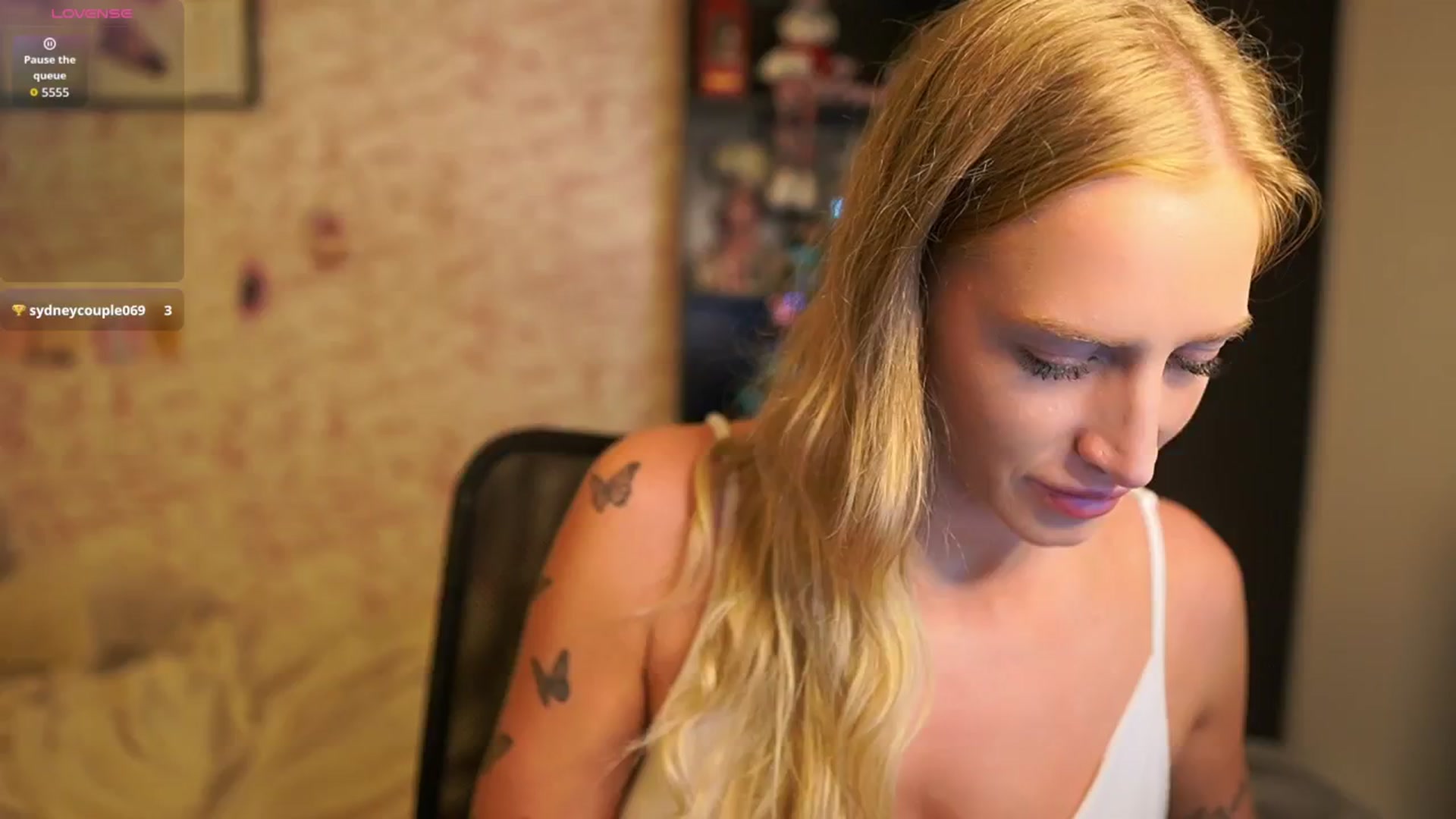 Gallery image thumbnail from NicoletteShea's myfreecams stream on, 12/23/2025, 16:18 image 4 of 20