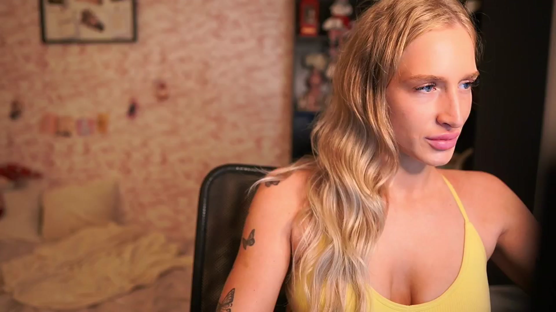 Gallery image thumbnail from NicoletteShea's myfreecams stream on, 01/05/2026, 14:33 image 12 of 20