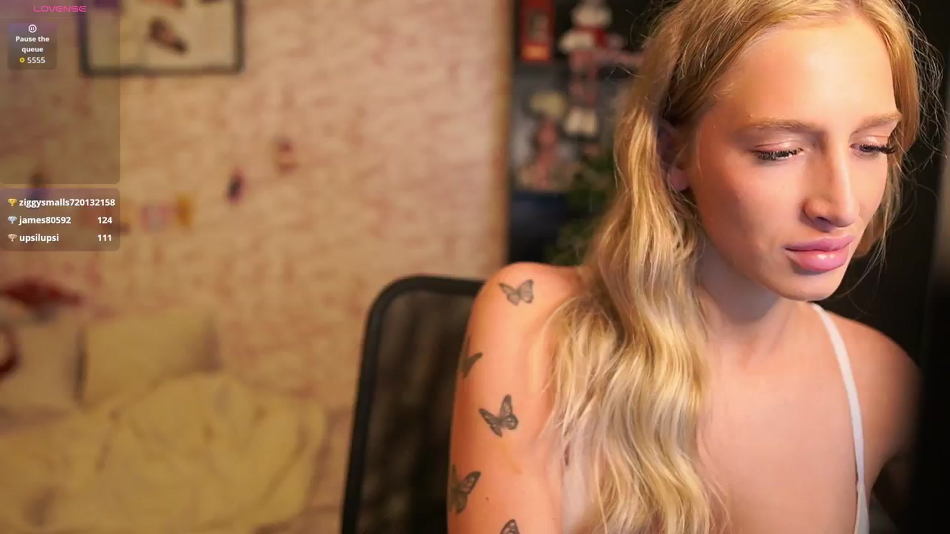 Gallery image thumbnail from NicoletteShea's myfreecams stream on, 01/06/2026, 12:31 image 10 of 20