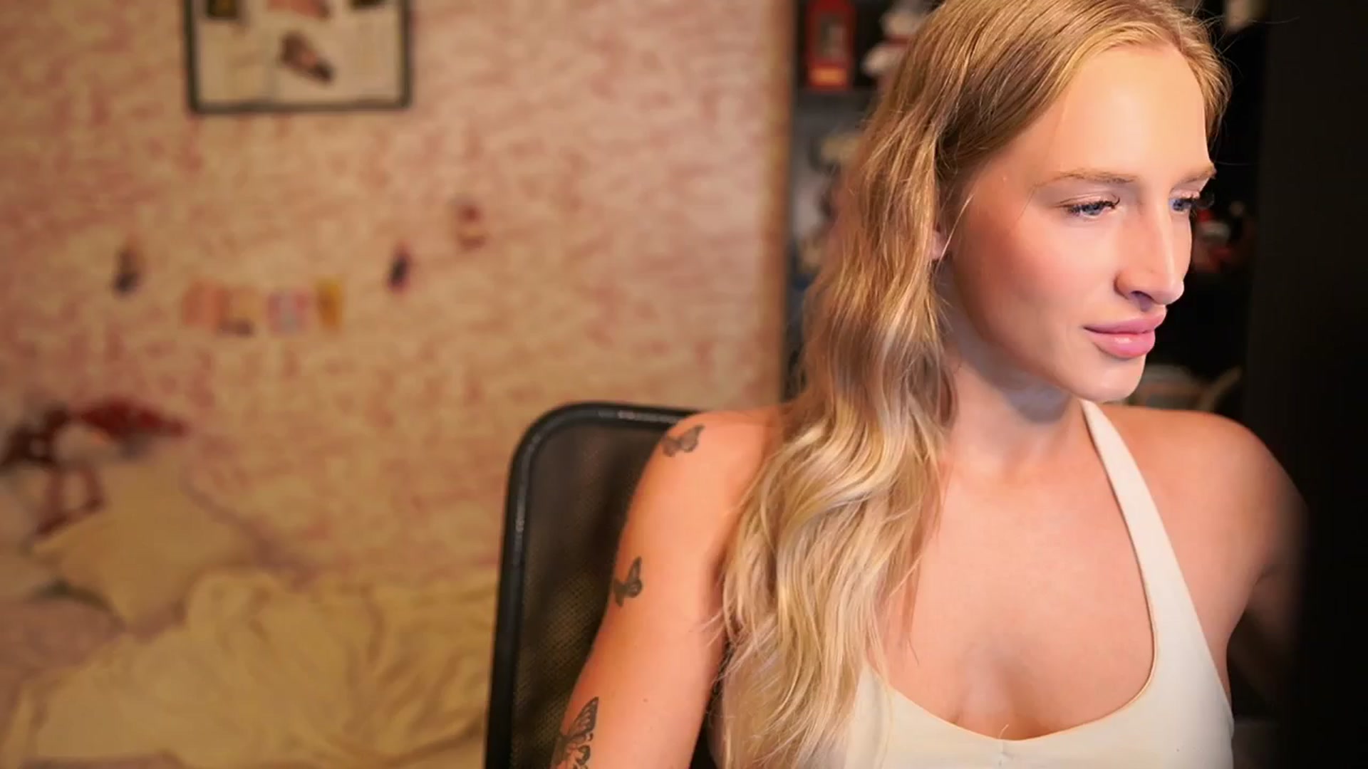 Gallery image thumbnail from NicoletteShea's myfreecams stream on, 01/10/2026, 13:30 image 16 of 20
