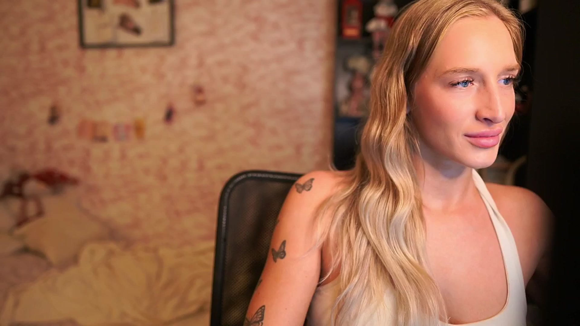 Gallery image thumbnail from NicoletteShea's myfreecams stream on, 01/10/2026, 14:20 image 6 of 20