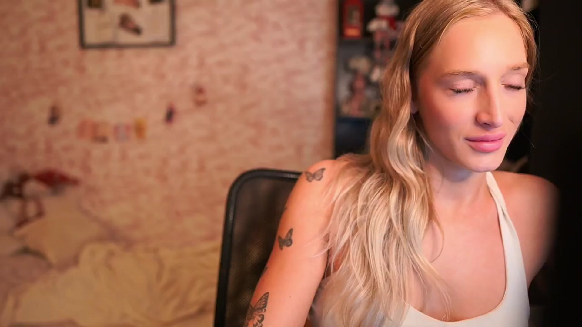 Gallery image thumbnail from NicoletteShea's myfreecams stream on, 01/10/2026, 14:20 image 12 of 20