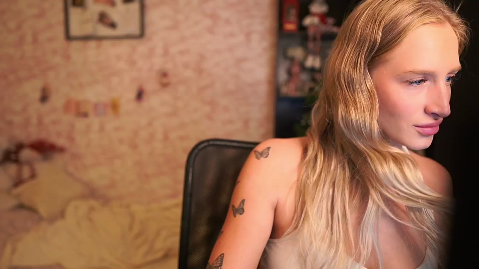 Gallery image thumbnail from NicoletteShea's myfreecams stream on, 01/10/2026, 14:20 image 1 of 20