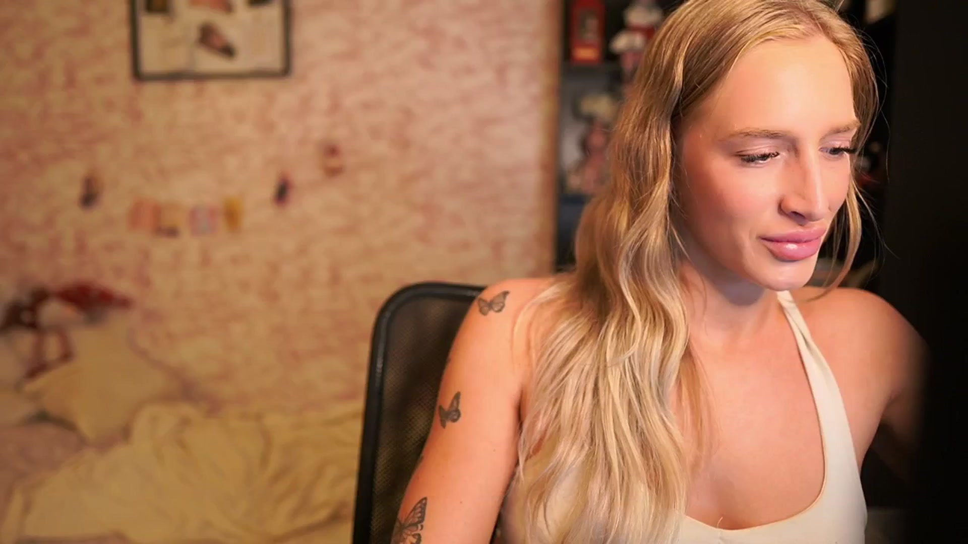 Gallery image thumbnail from NicoletteShea's myfreecams stream on, 01/10/2026, 14:20 image 19 of 20