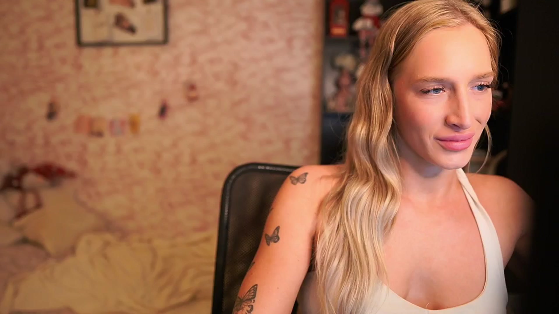 Gallery image thumbnail from NicoletteShea's myfreecams stream on, 01/10/2026, 14:20 image 4 of 20