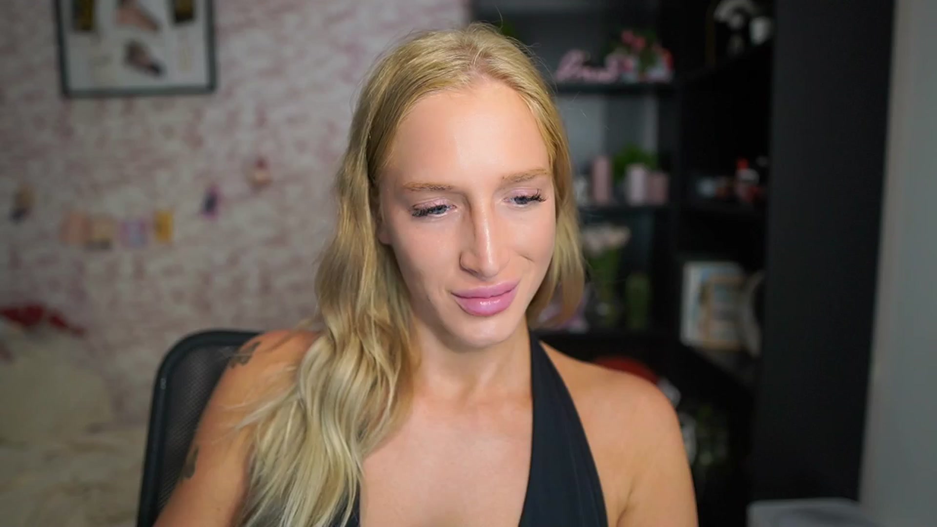 Gallery image thumbnail from NicoletteShea's myfreecams stream on, 01/20/2026, 13:50 image 19 of 20