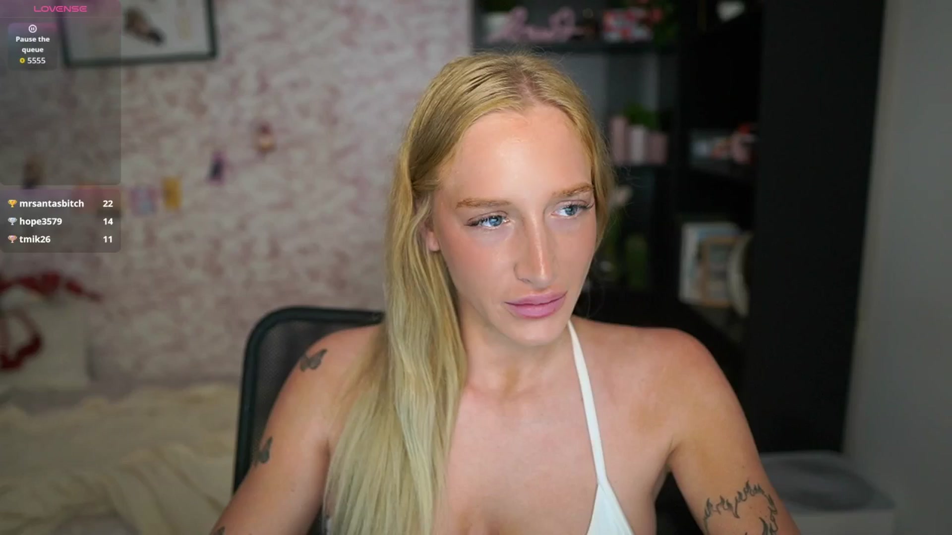 Gallery image thumbnail from NicoletteShea's myfreecams stream on, 01/29/2026, 12:21 image 8 of 20
