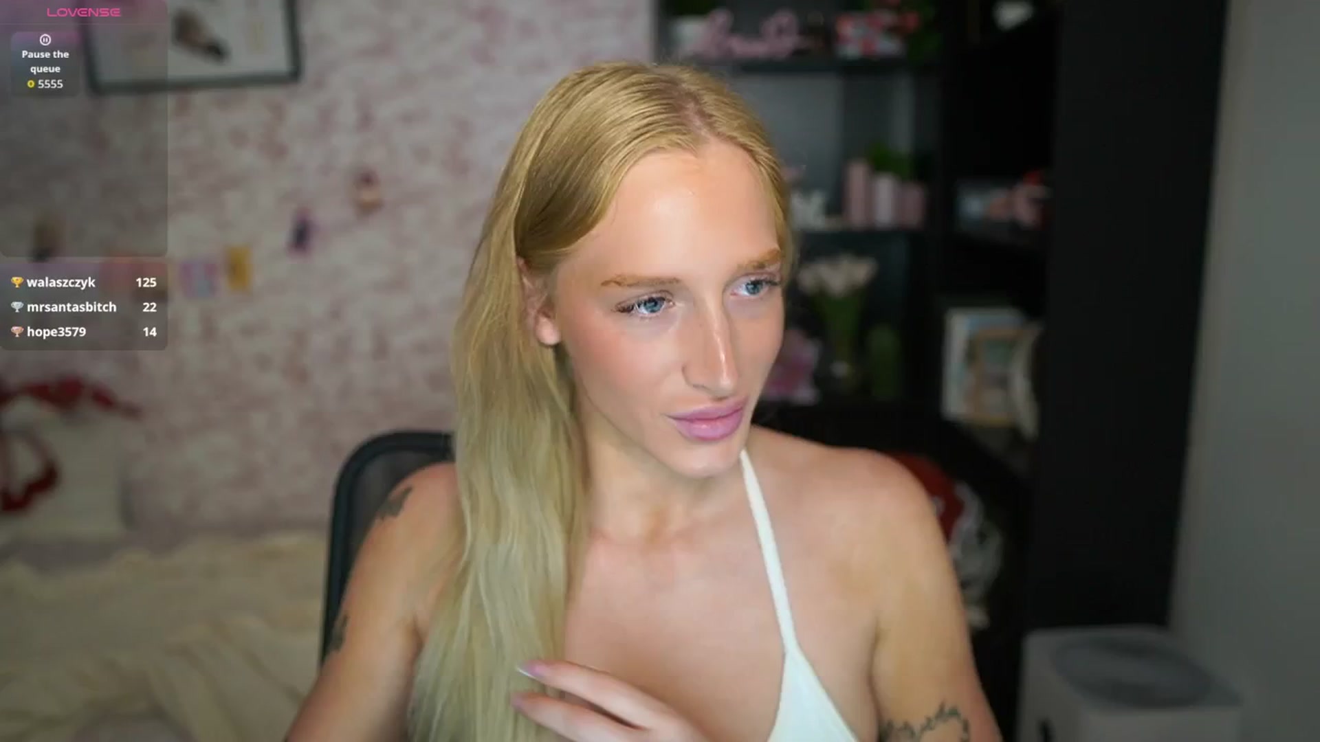 Gallery image thumbnail from NicoletteShea's myfreecams stream on, 01/29/2026, 14:04 image 2 of 20